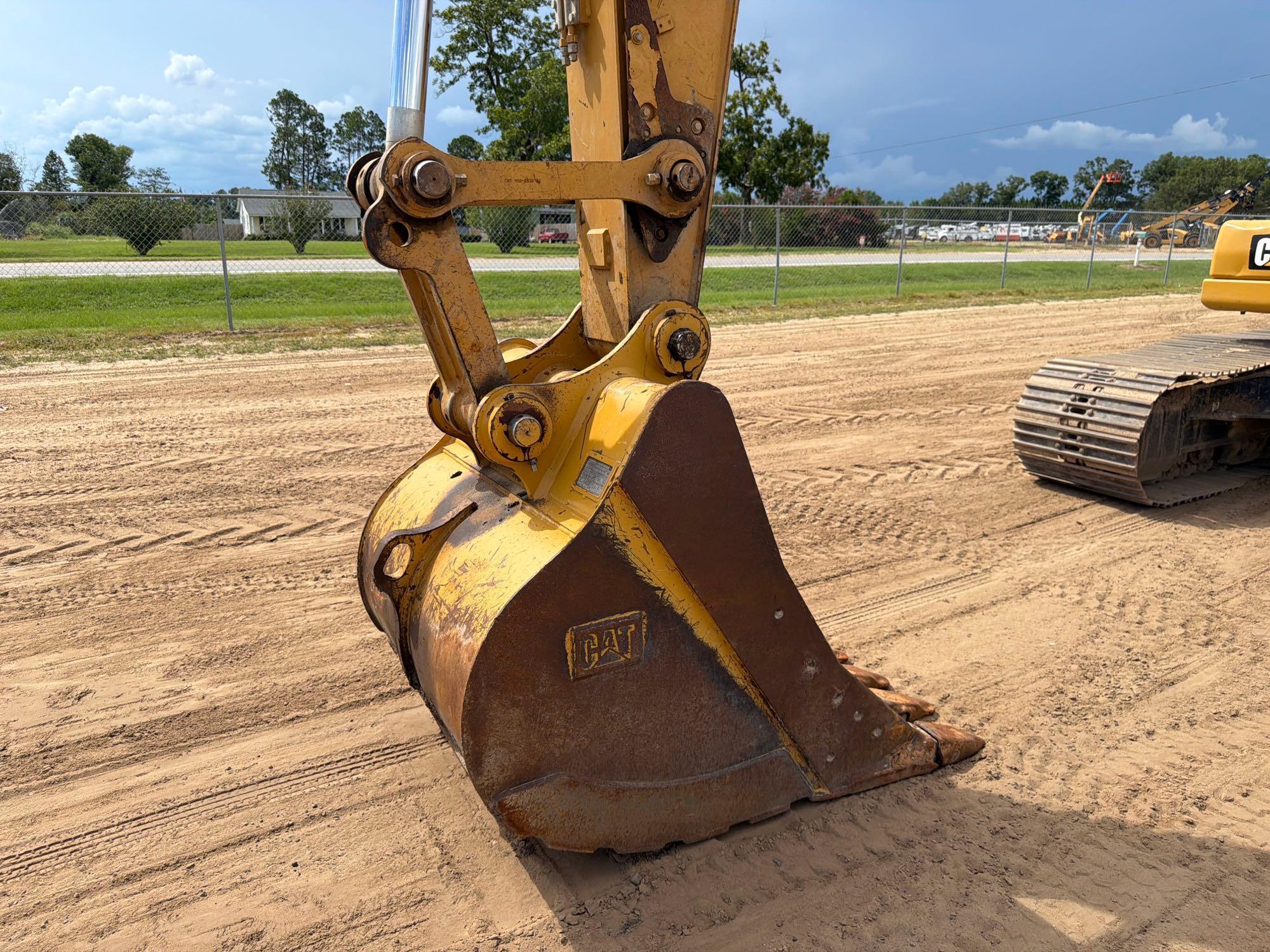 2019 Caterpillar 320