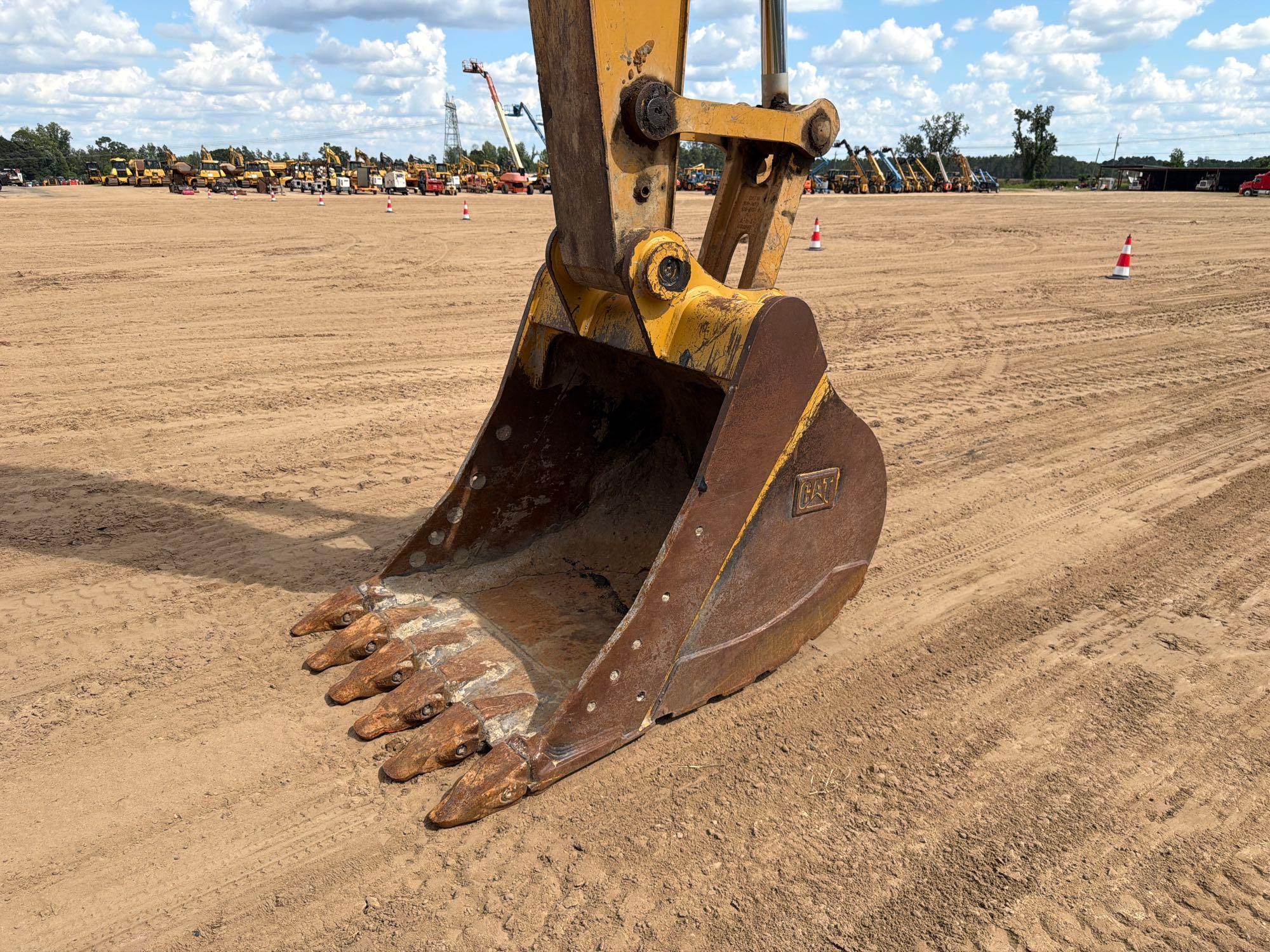 2019 Caterpillar 320