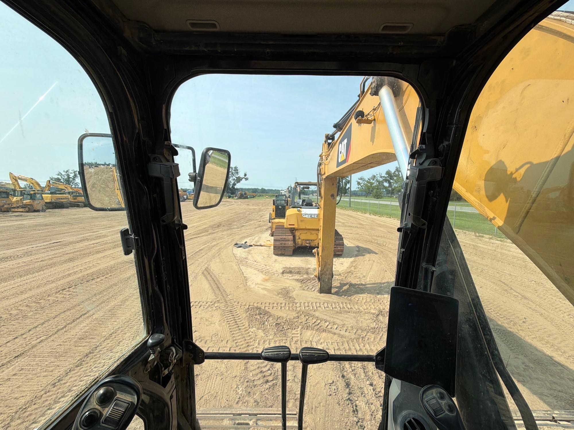 2019 Caterpillar 320