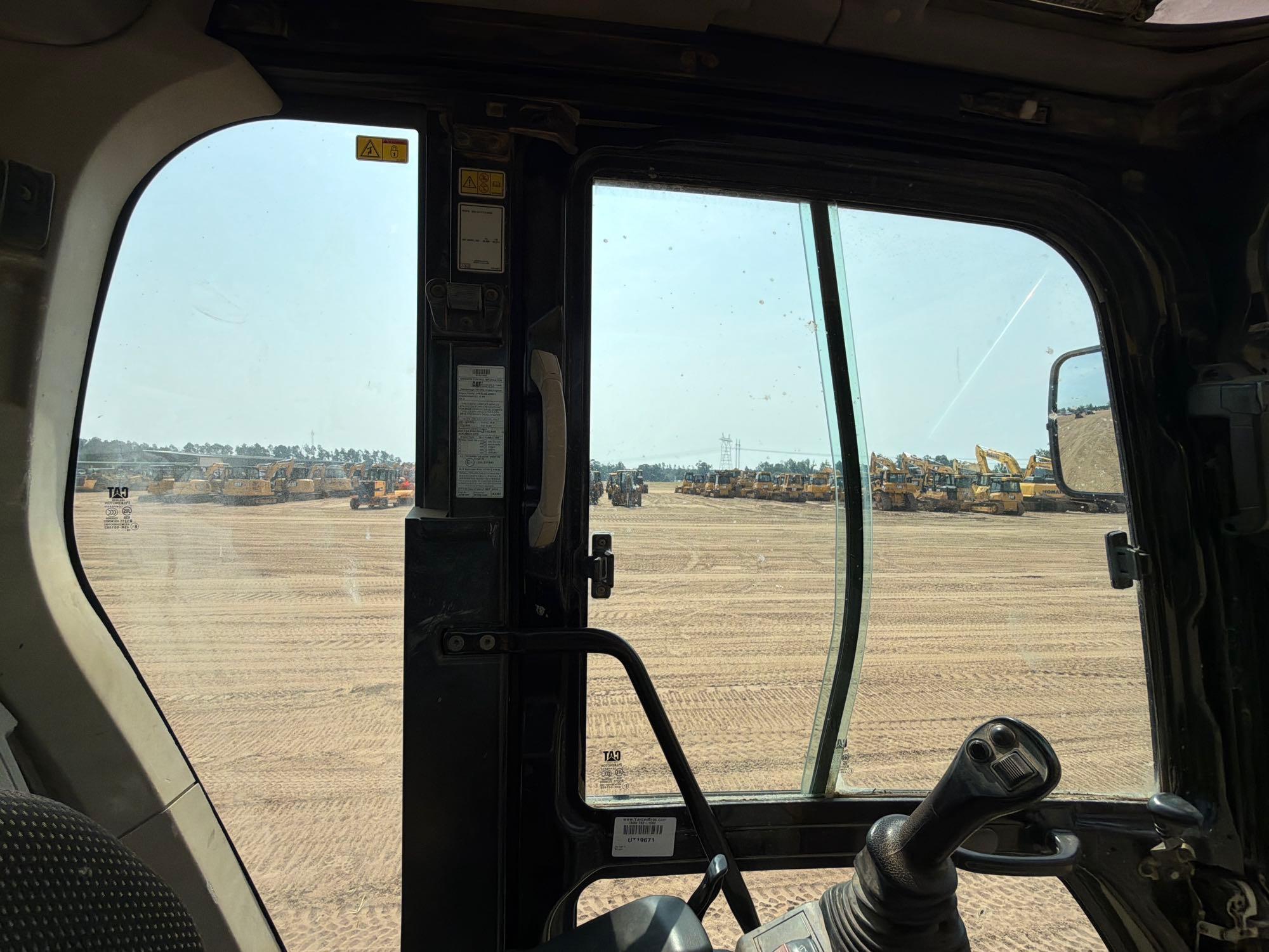 2019 Caterpillar 320