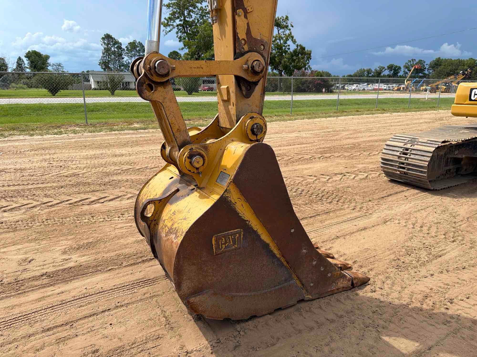 2019 Caterpillar 320