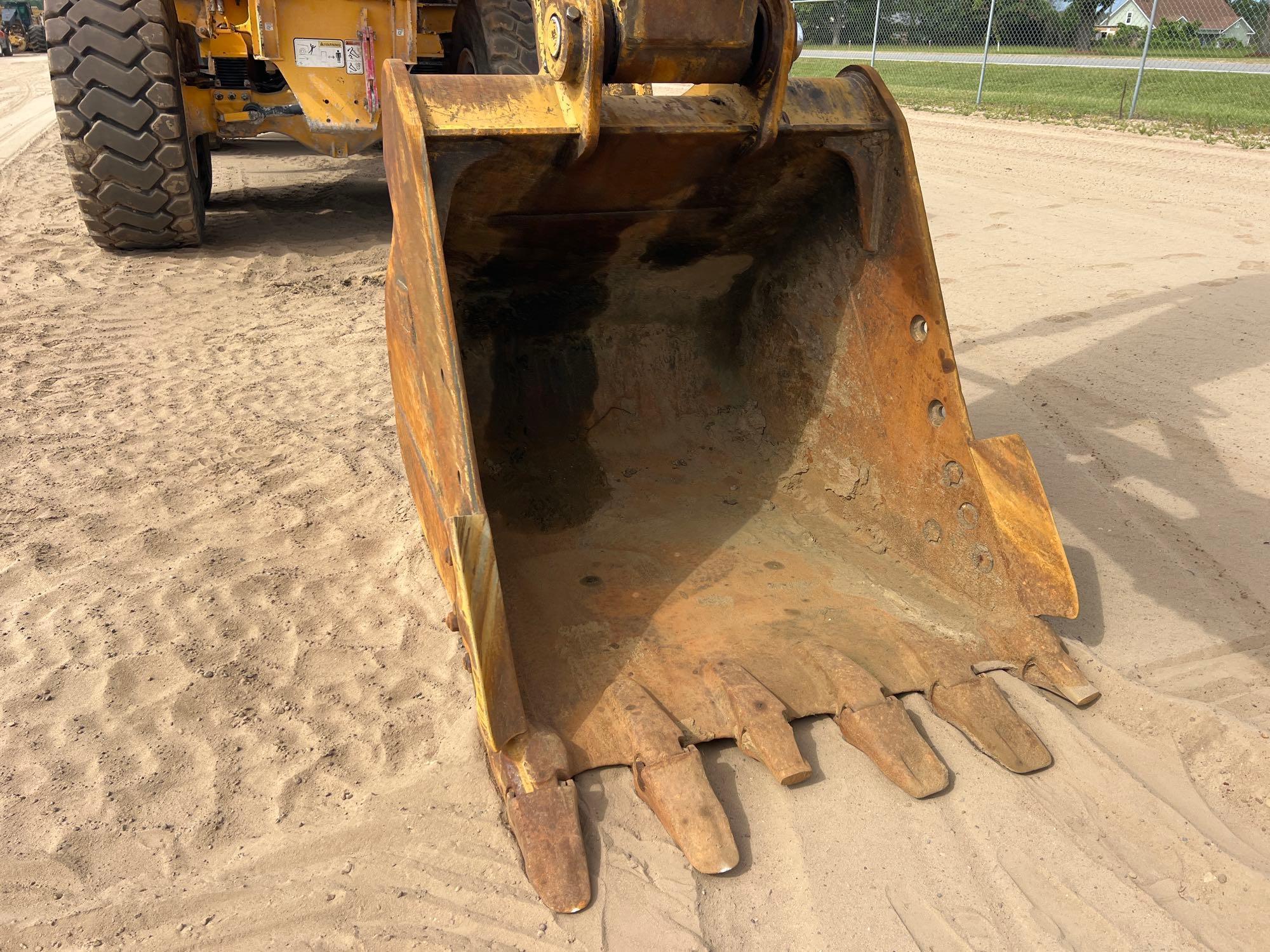 2011 Caterpillar 320DL