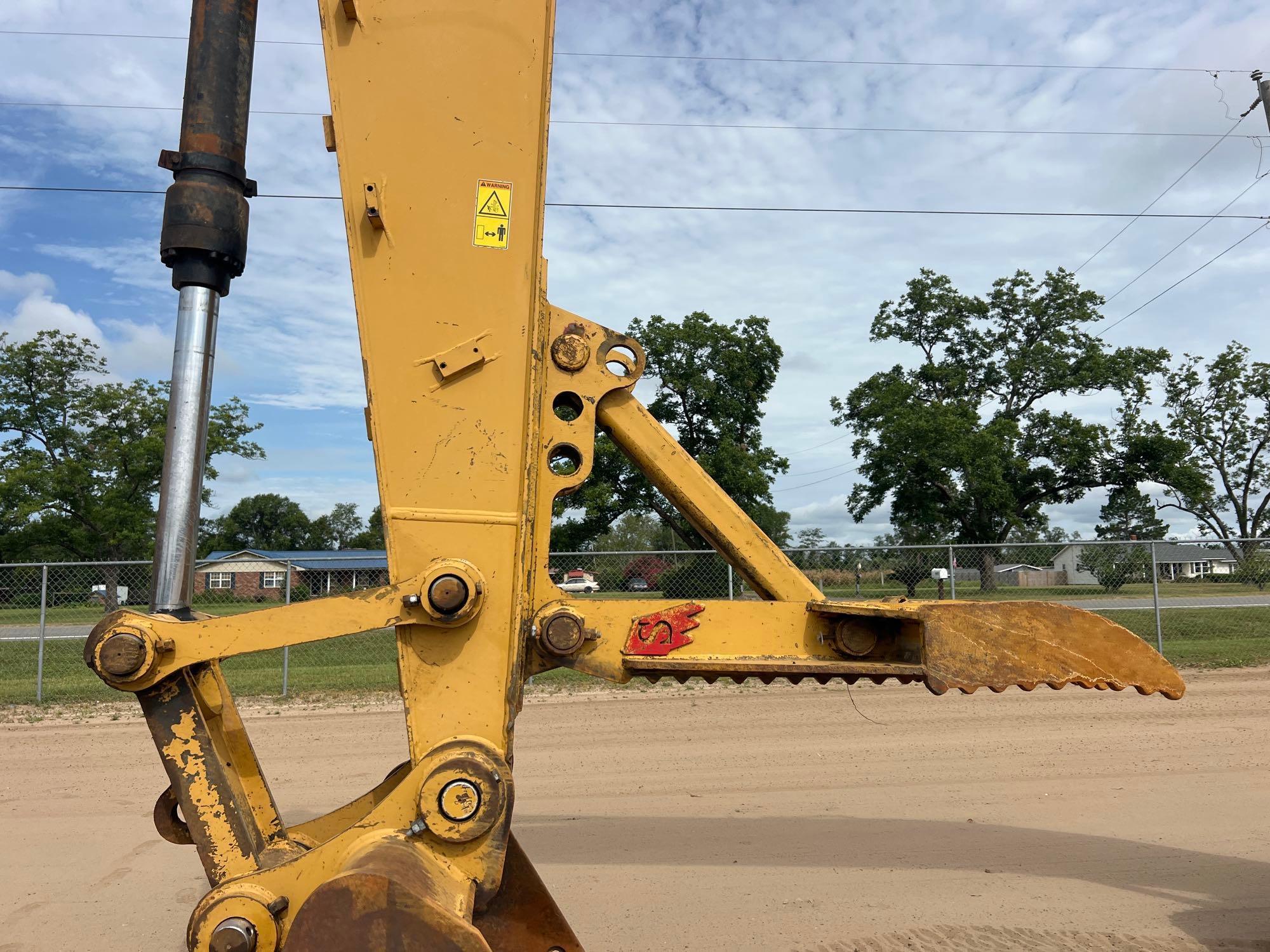 2011 Caterpillar 320DL