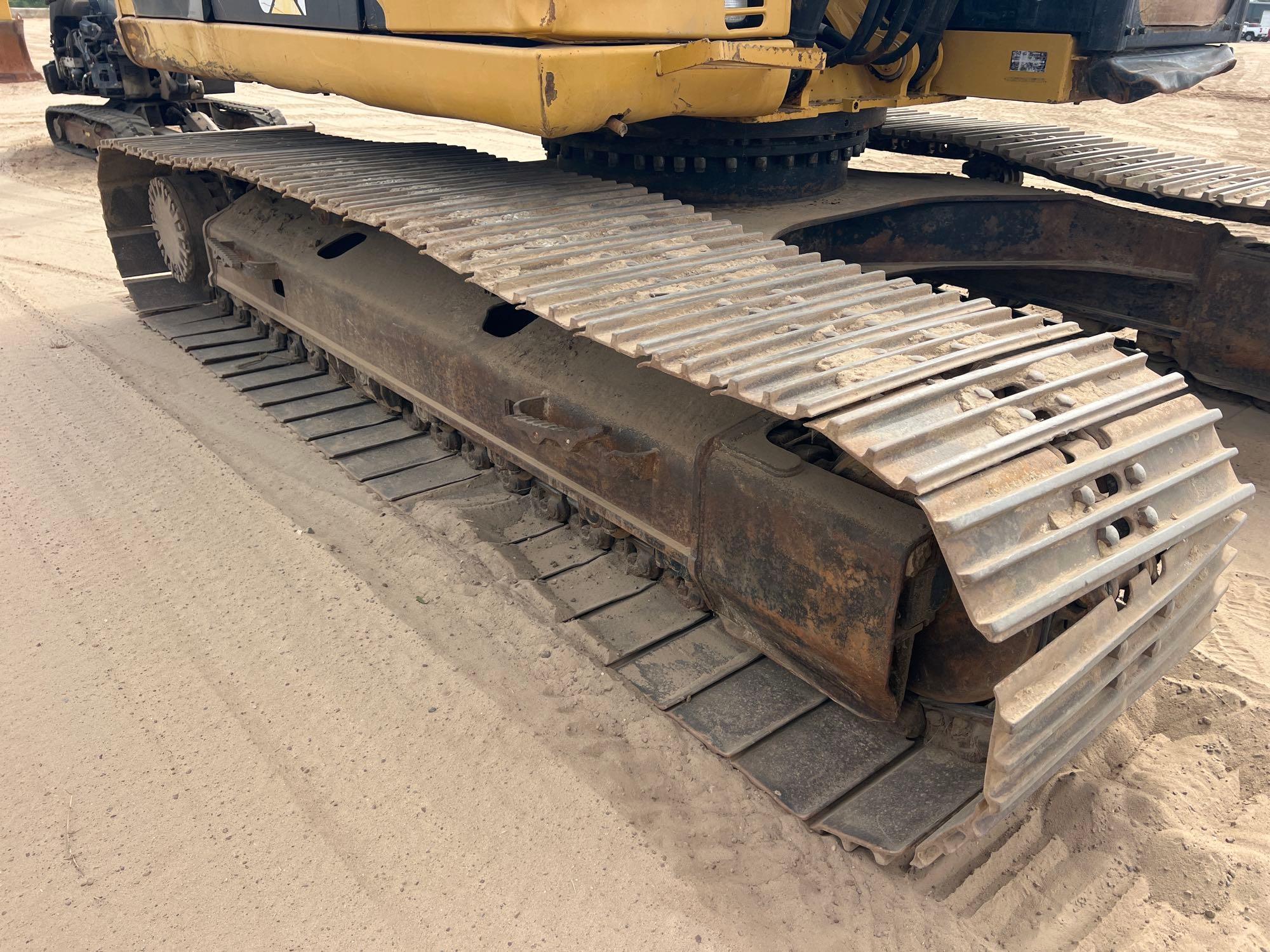 2011 Caterpillar 320DL