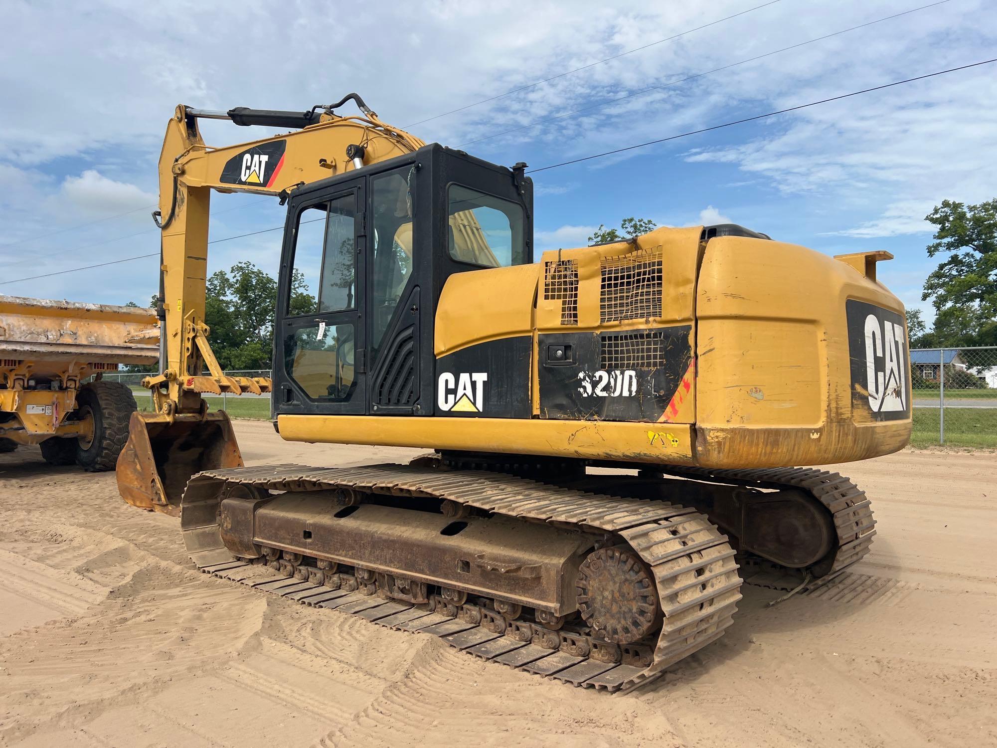 2011 Caterpillar 320DL