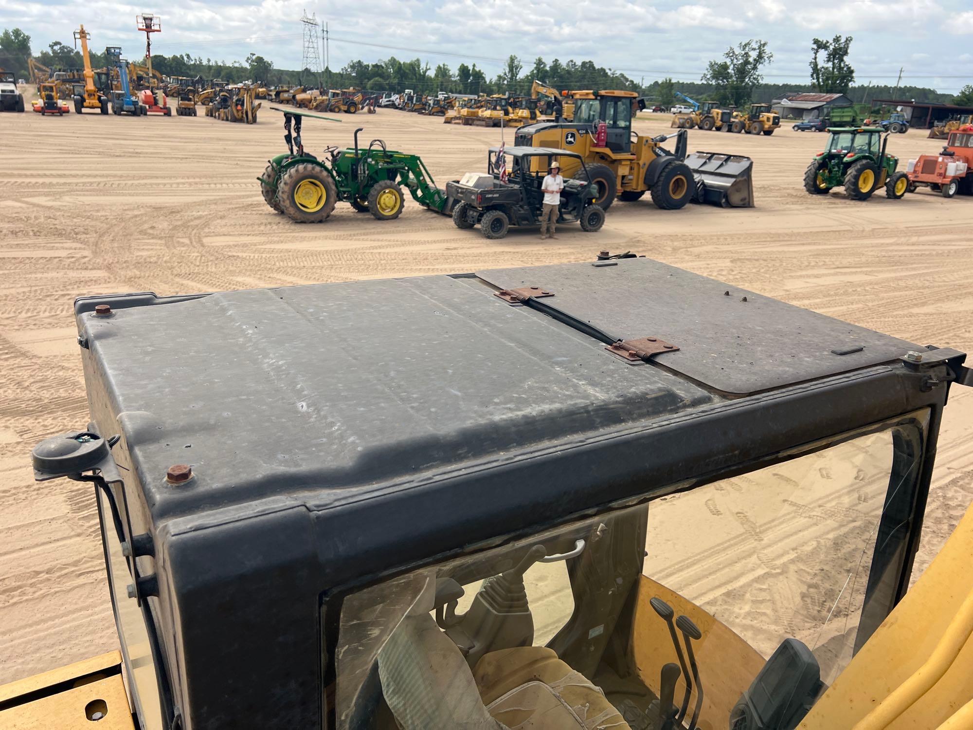 2011 Caterpillar 320DL