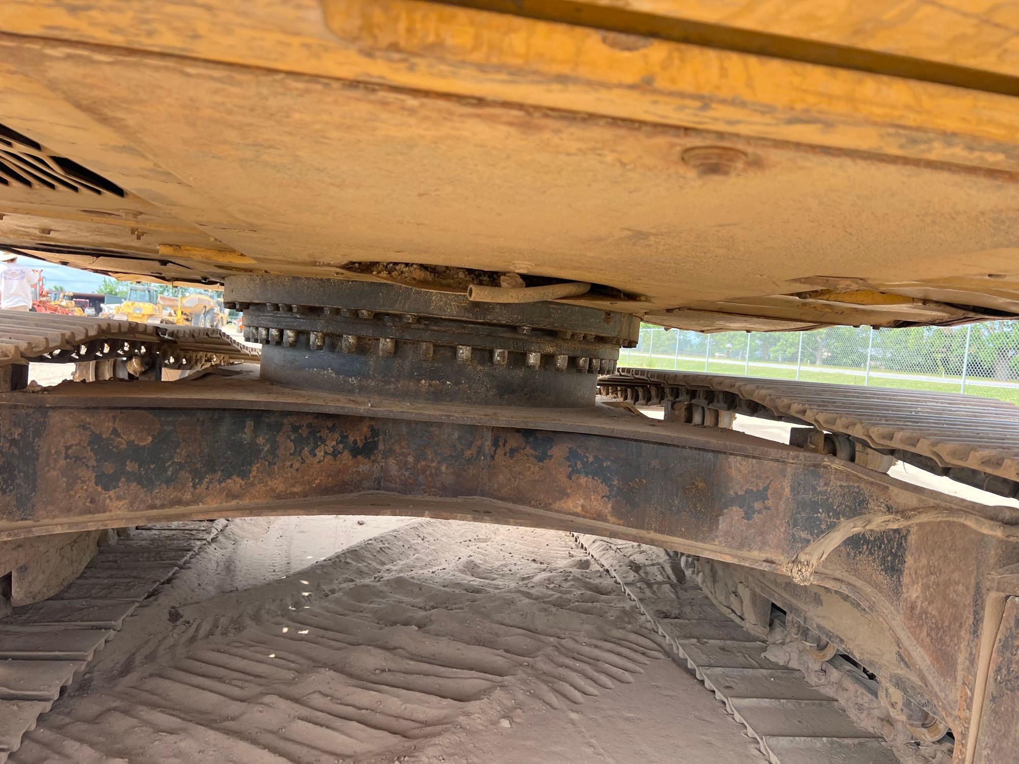 2011 Caterpillar 320DL