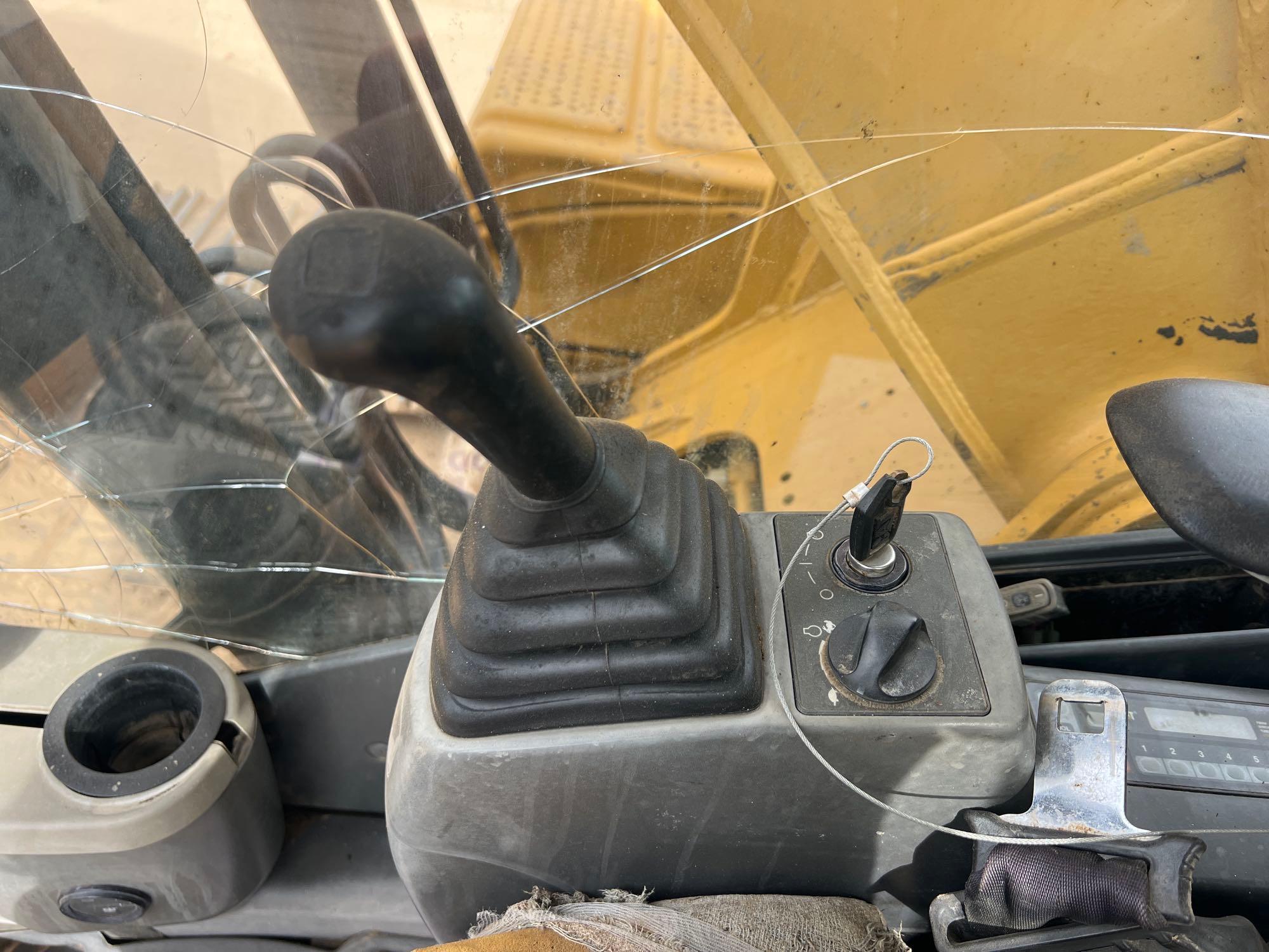 2011 Caterpillar 320DL