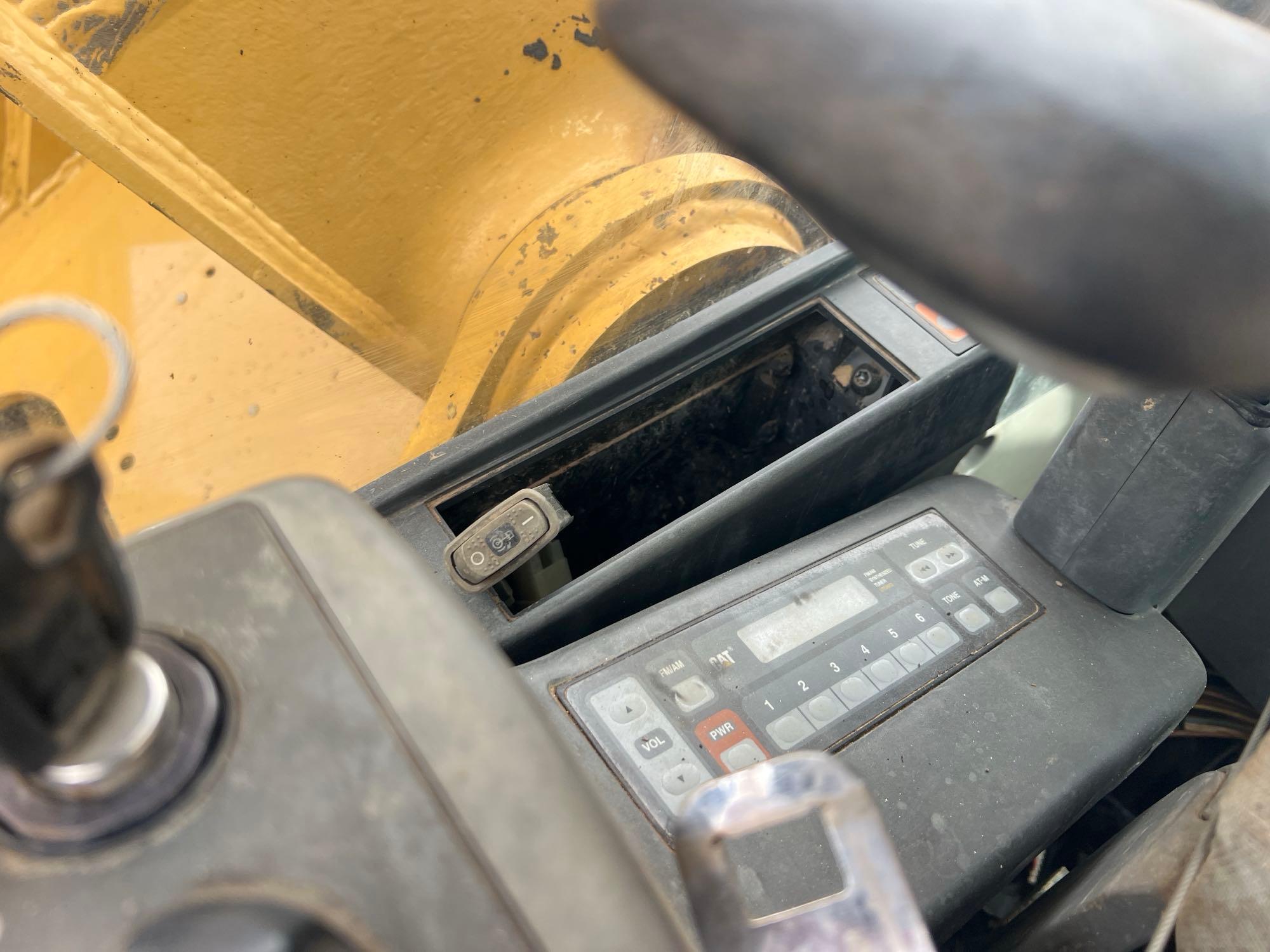 2011 Caterpillar 320DL