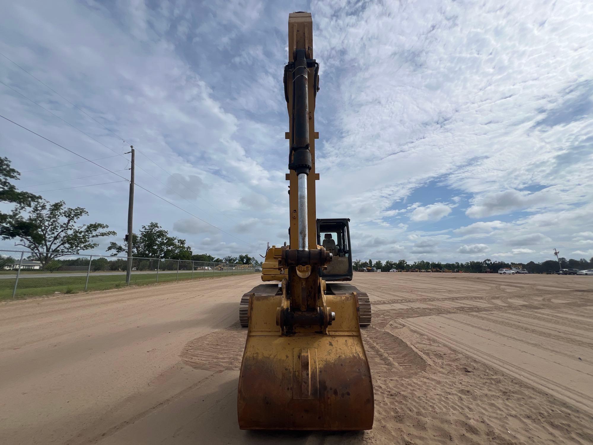 2011 Caterpillar 320DL