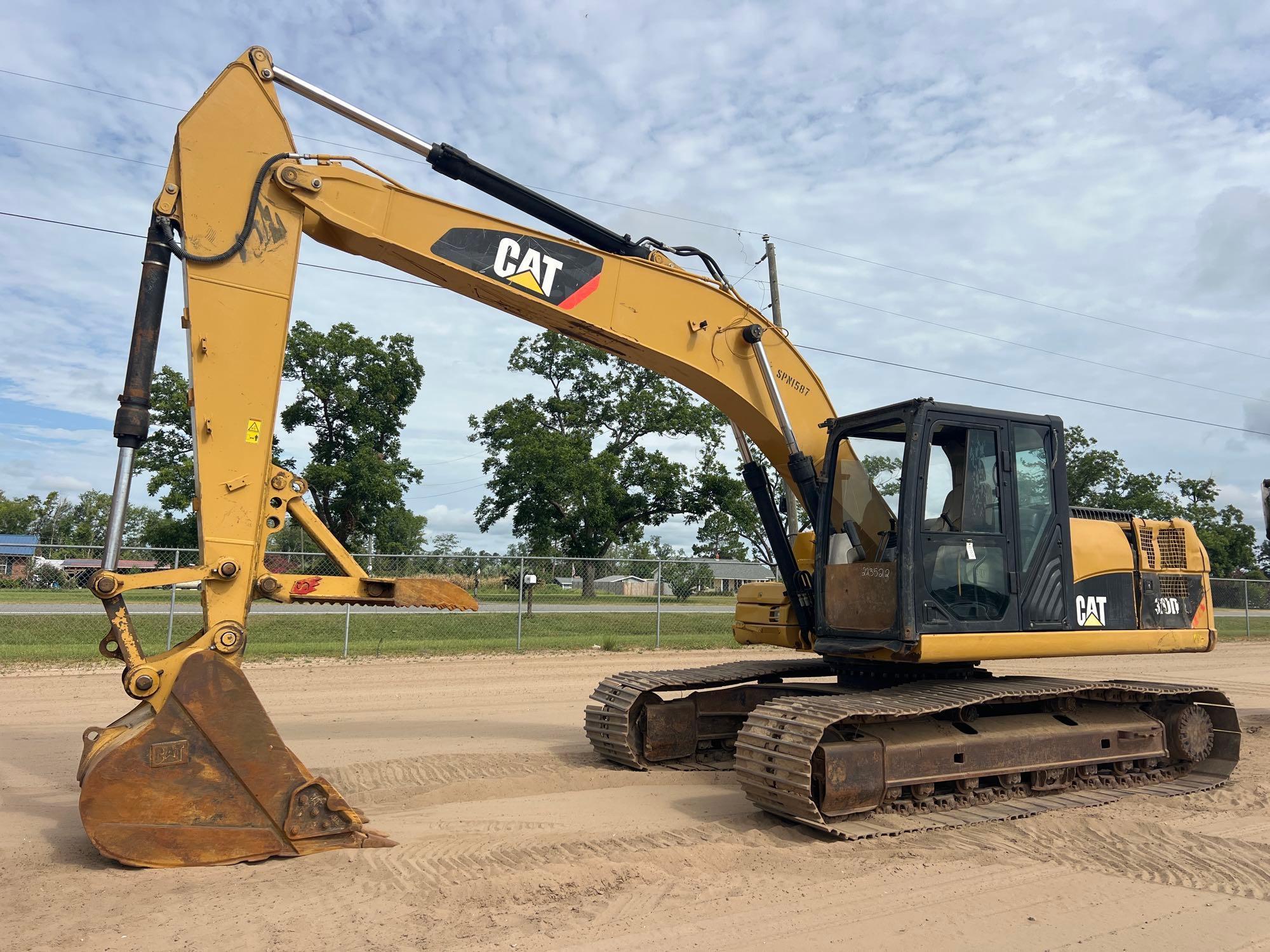 2011 Caterpillar 320DL