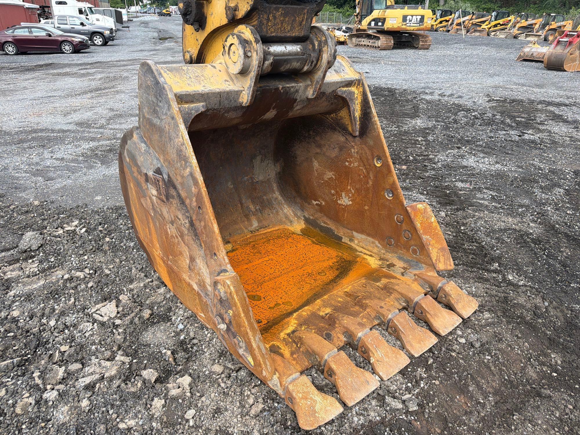 2003 Caterpillar 320C L