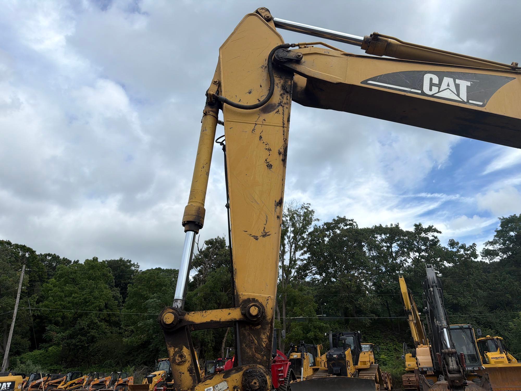 2003 Caterpillar 320C L