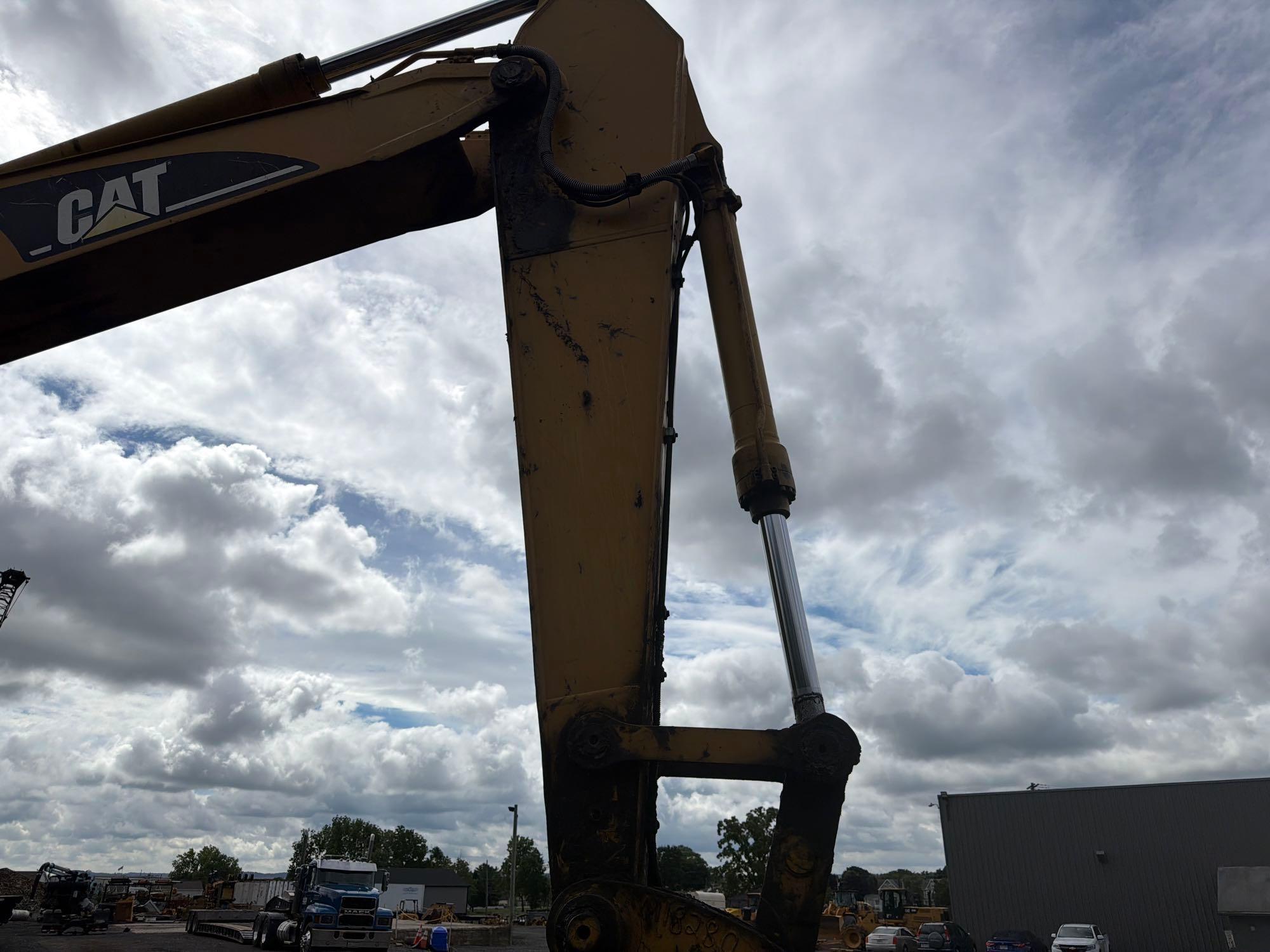 2003 Caterpillar 320C L