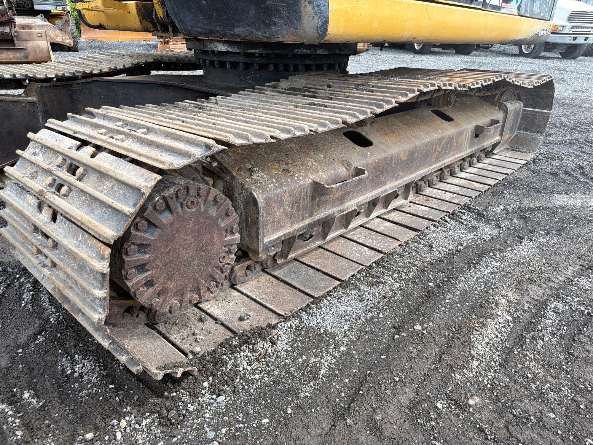 2003 Caterpillar 320C L