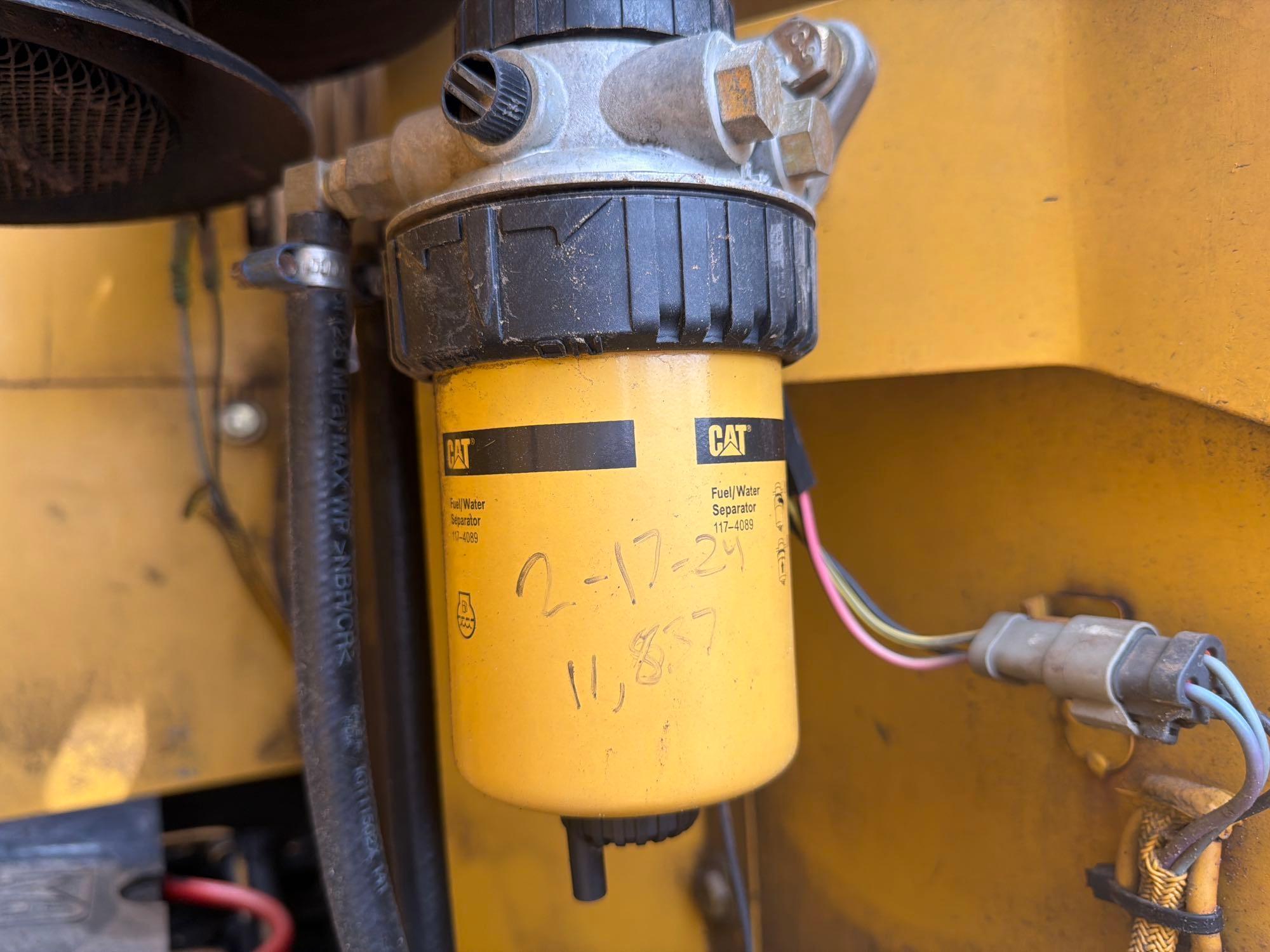 2003 Caterpillar 320C L