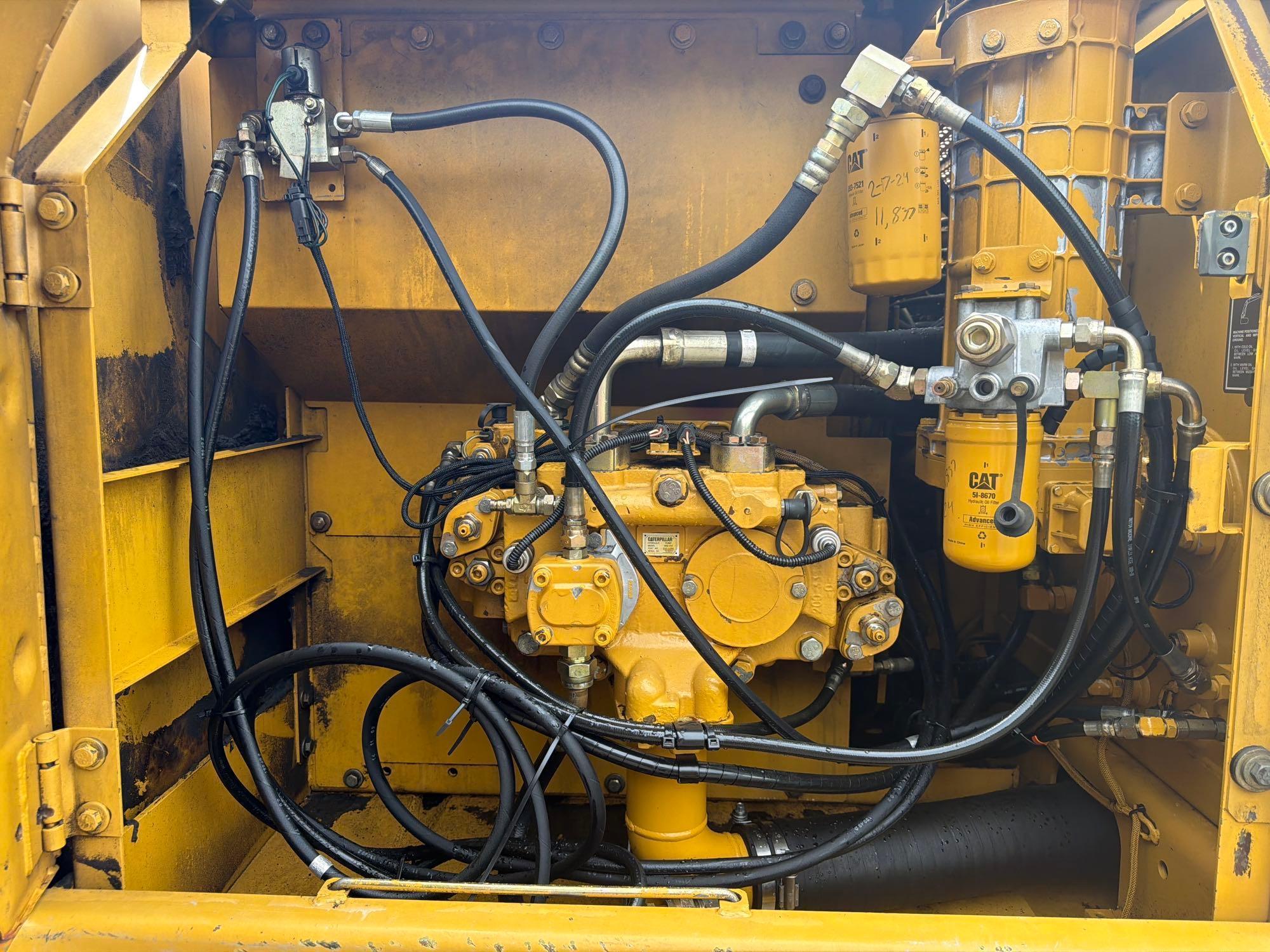 2003 Caterpillar 320C L