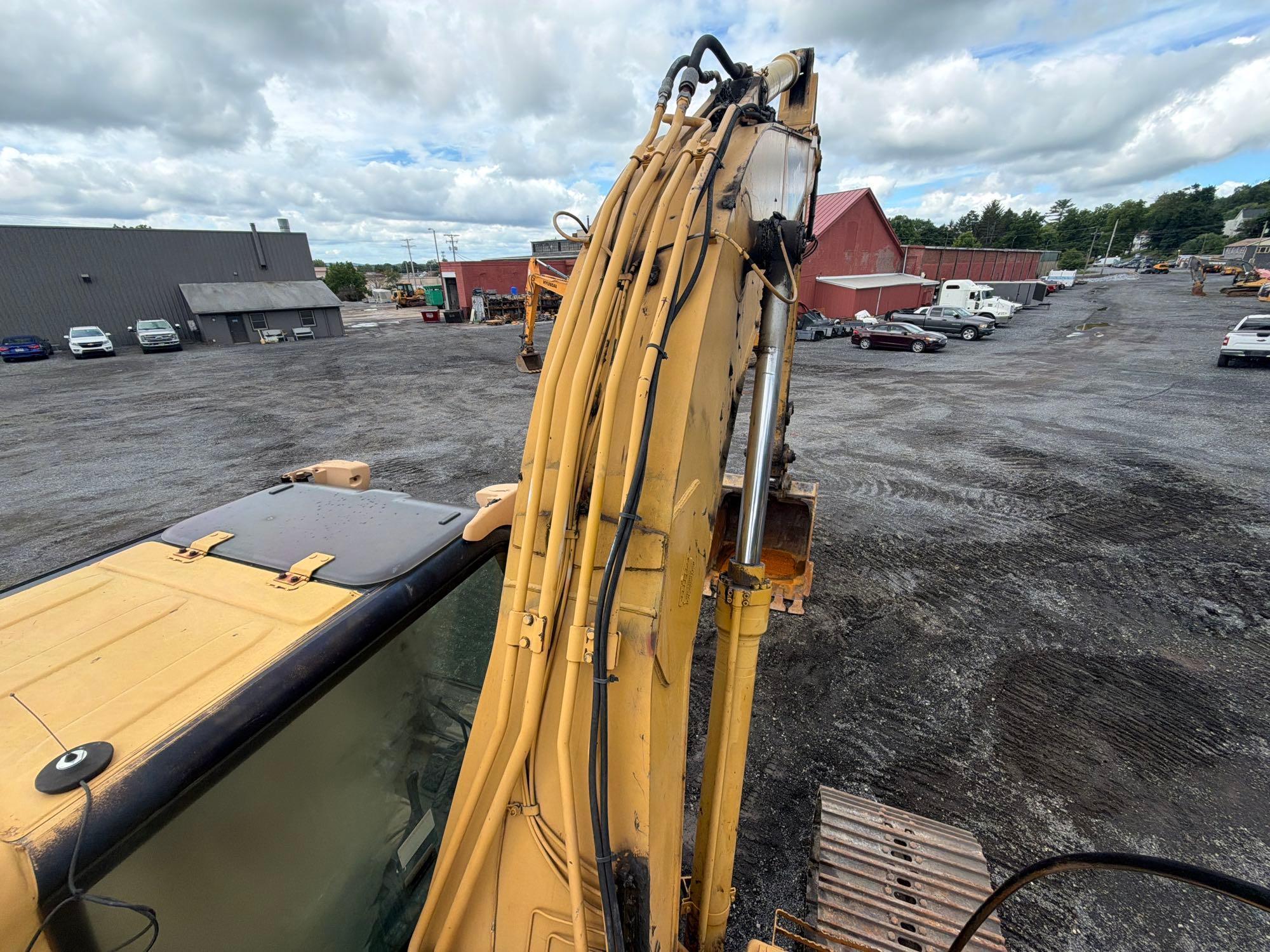 2003 Caterpillar 320C L