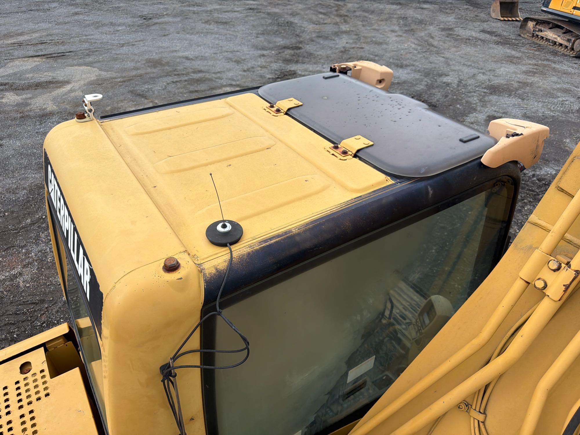 2003 Caterpillar 320C L
