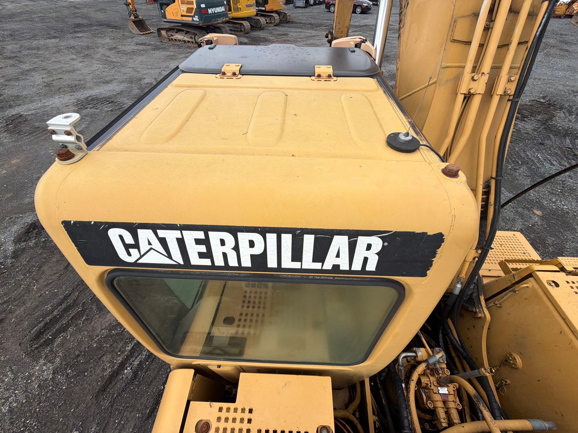 2003 Caterpillar 320C L