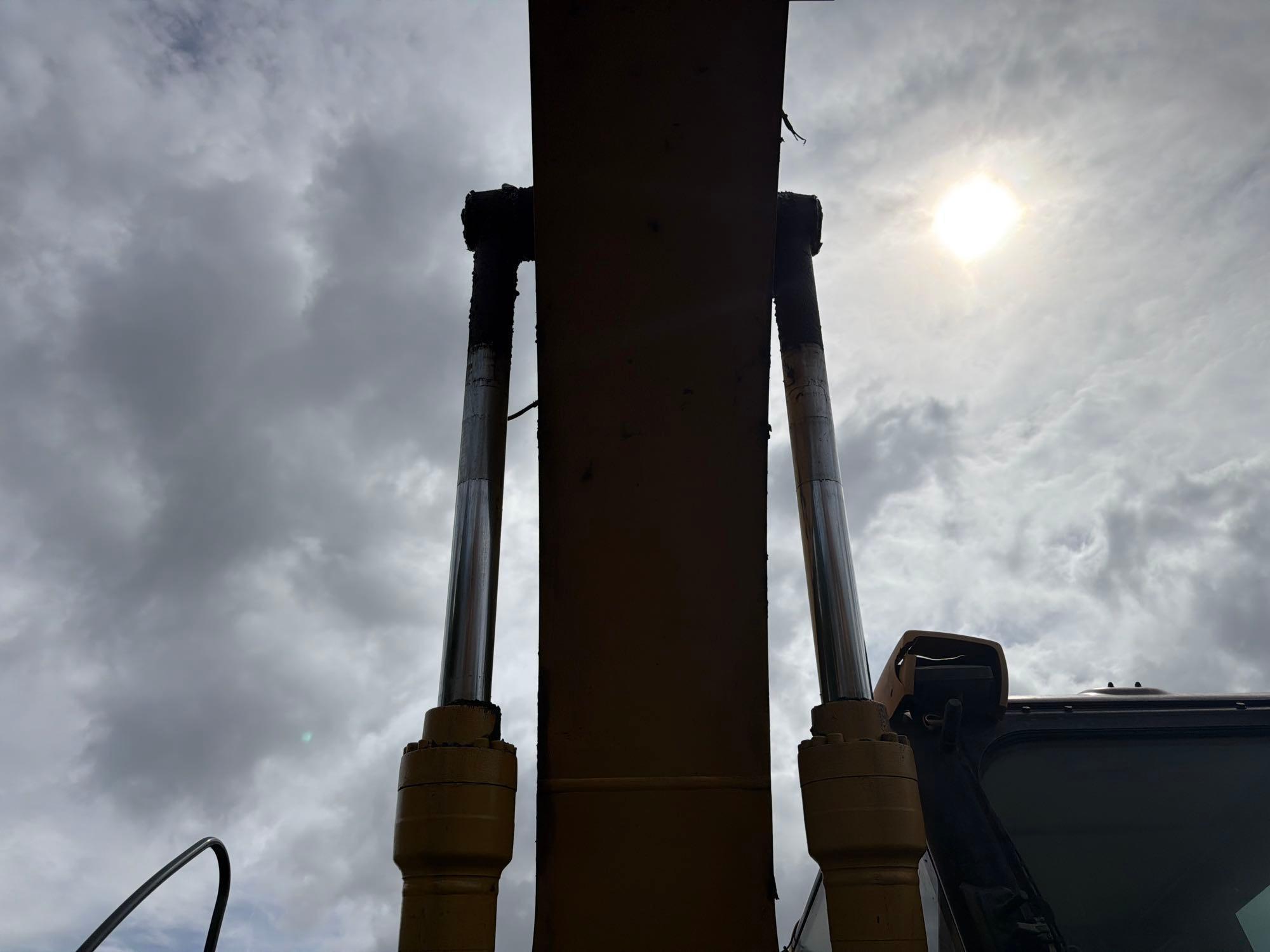 2003 Caterpillar 320C L