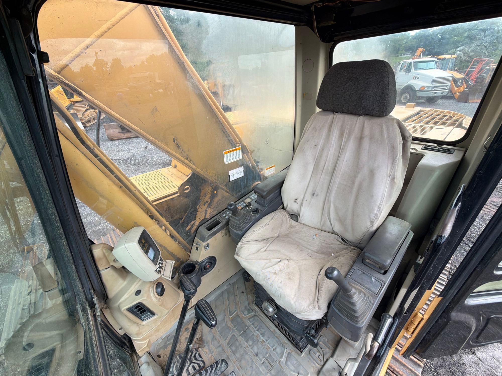 2003 Caterpillar 320C L