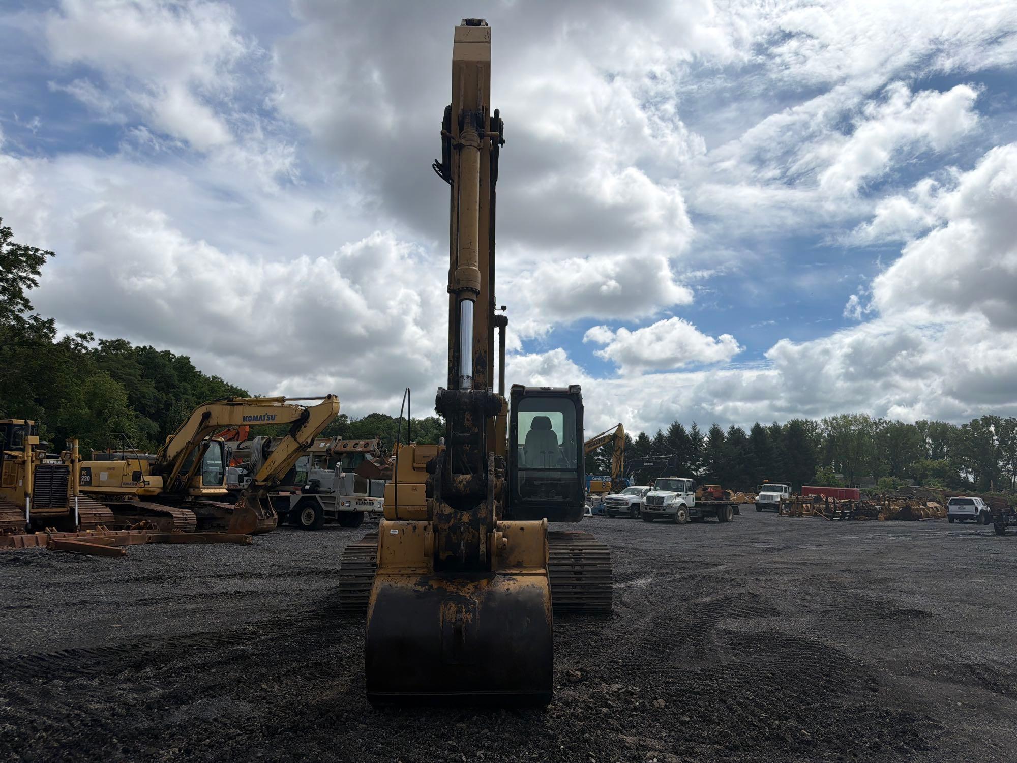 2003 Caterpillar 320C L