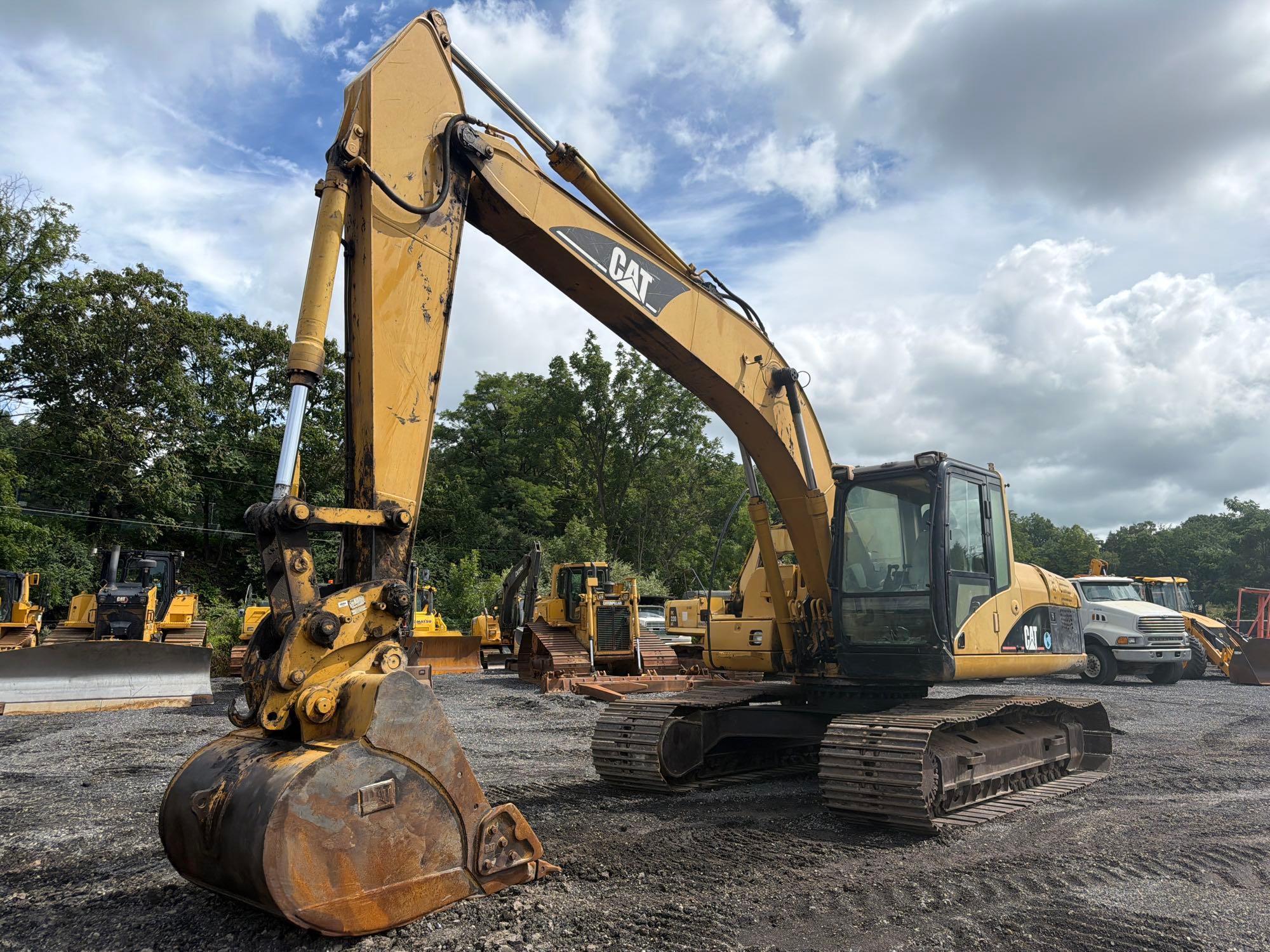 2003 Caterpillar 320C L