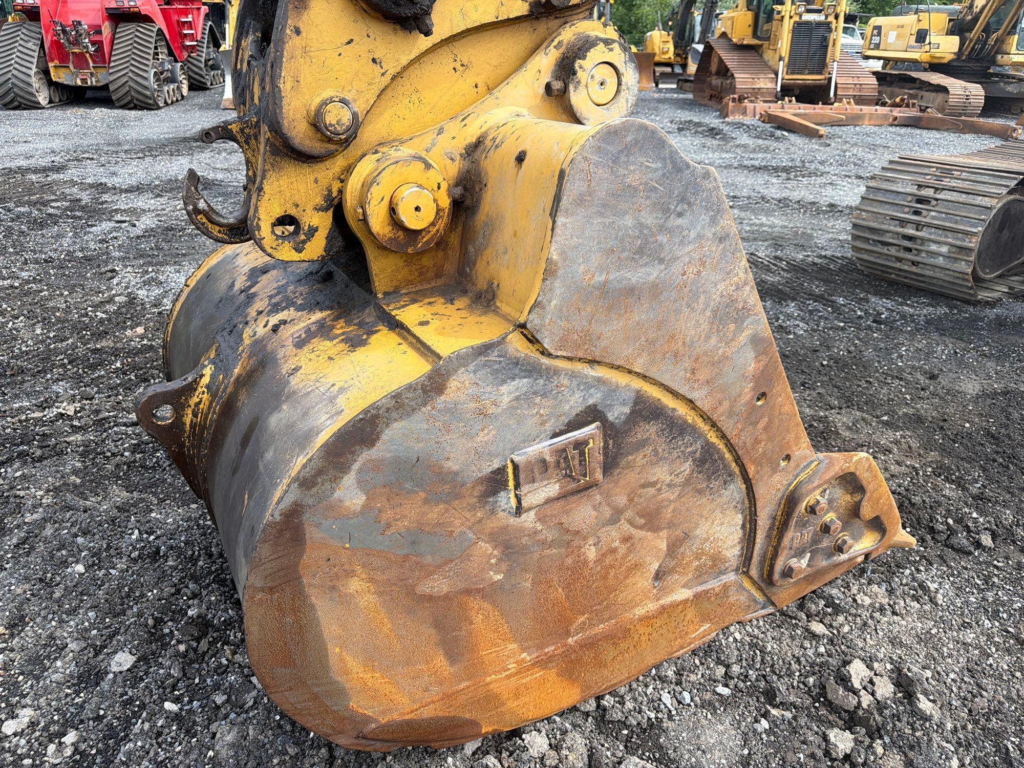 2003 Caterpillar 320C L