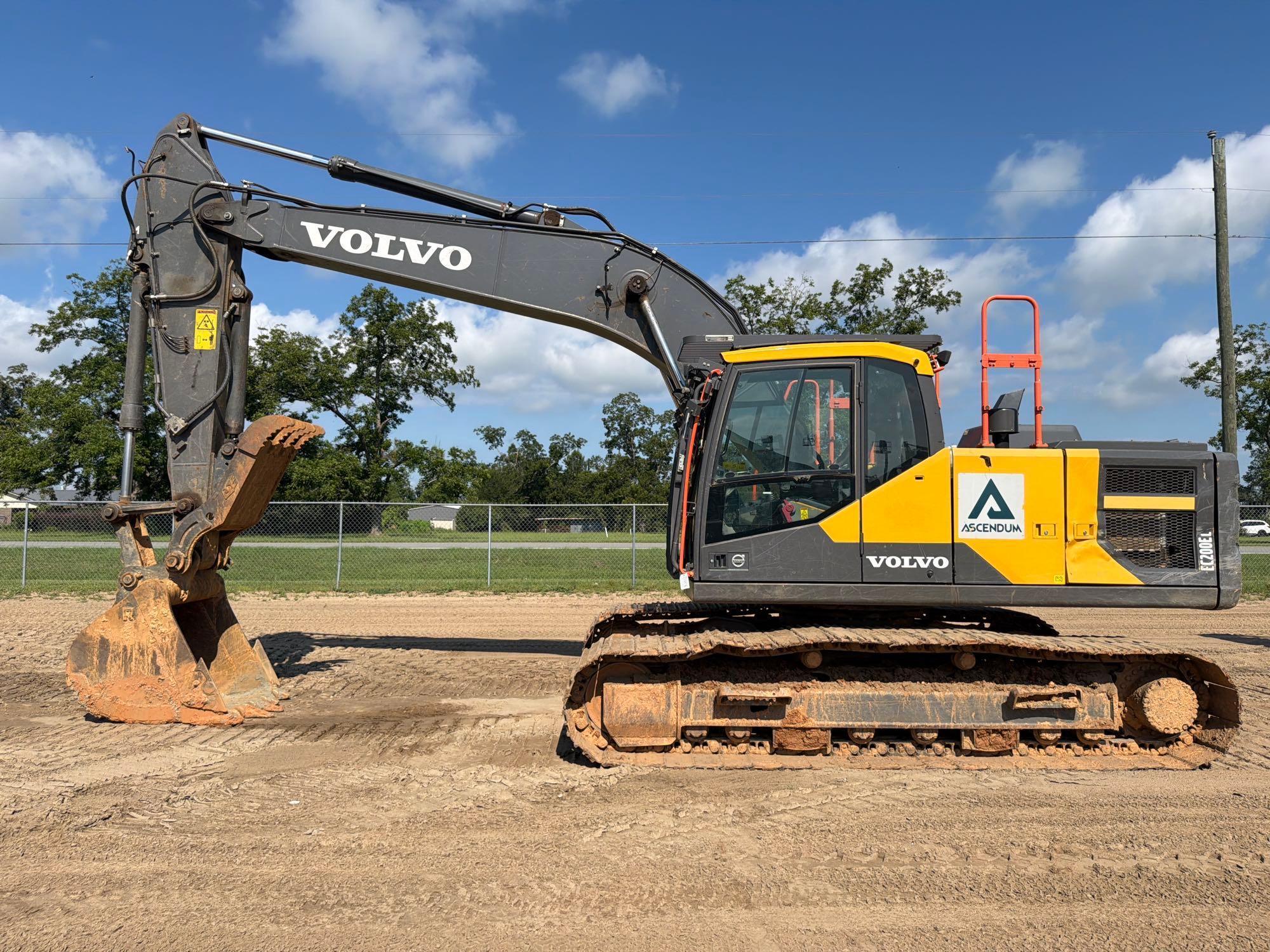 2023 Volvo EC200