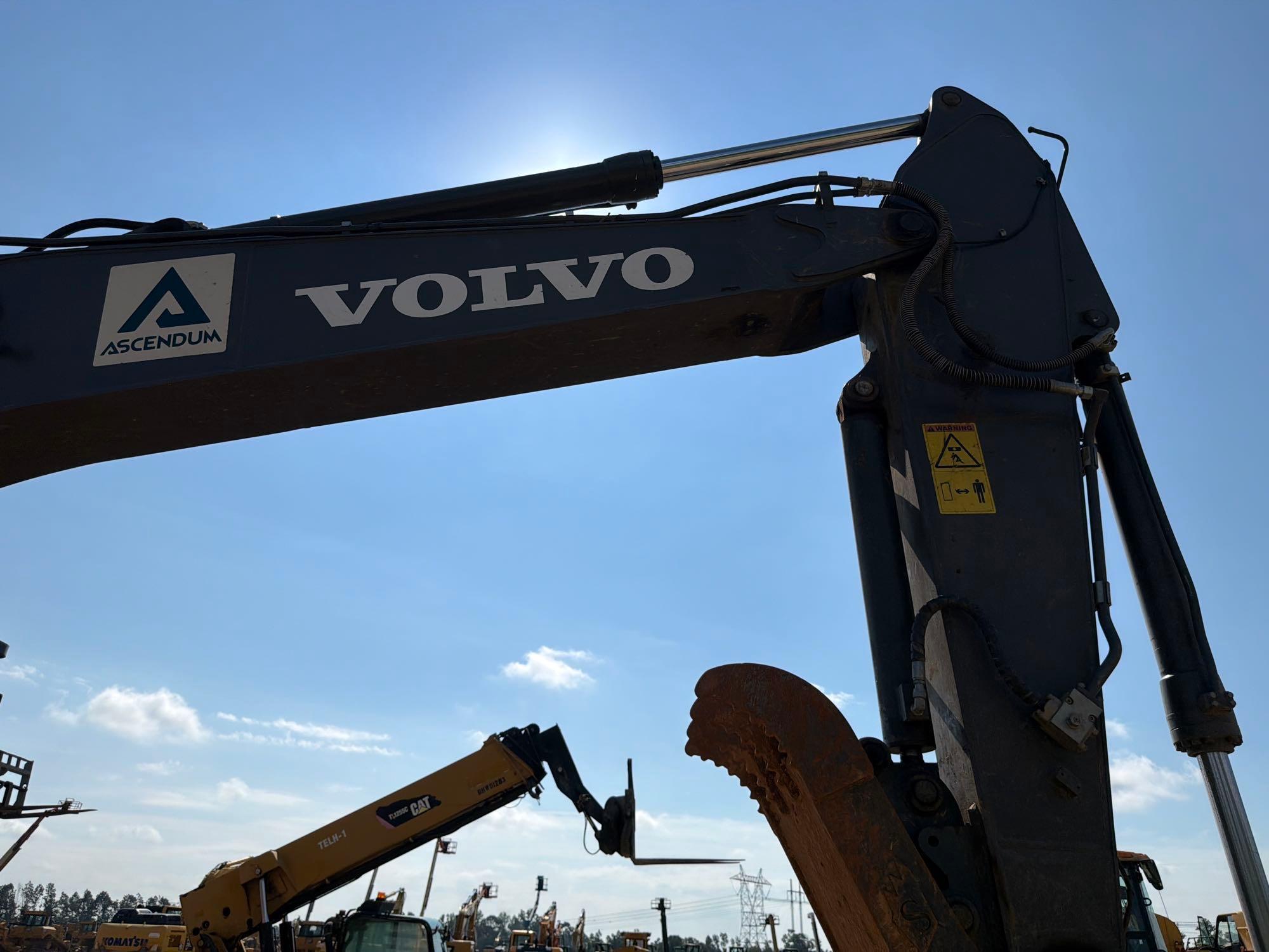 2023 Volvo EC200