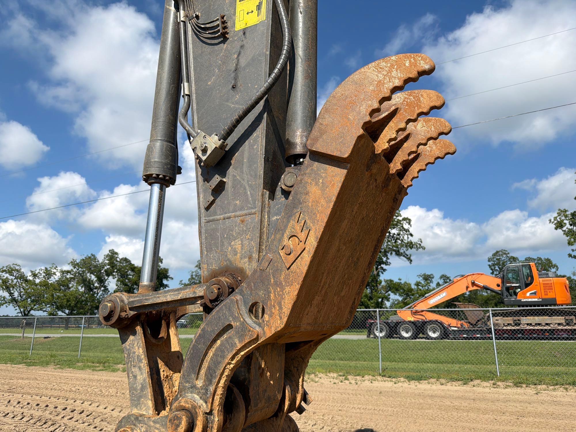 2023 Volvo EC200