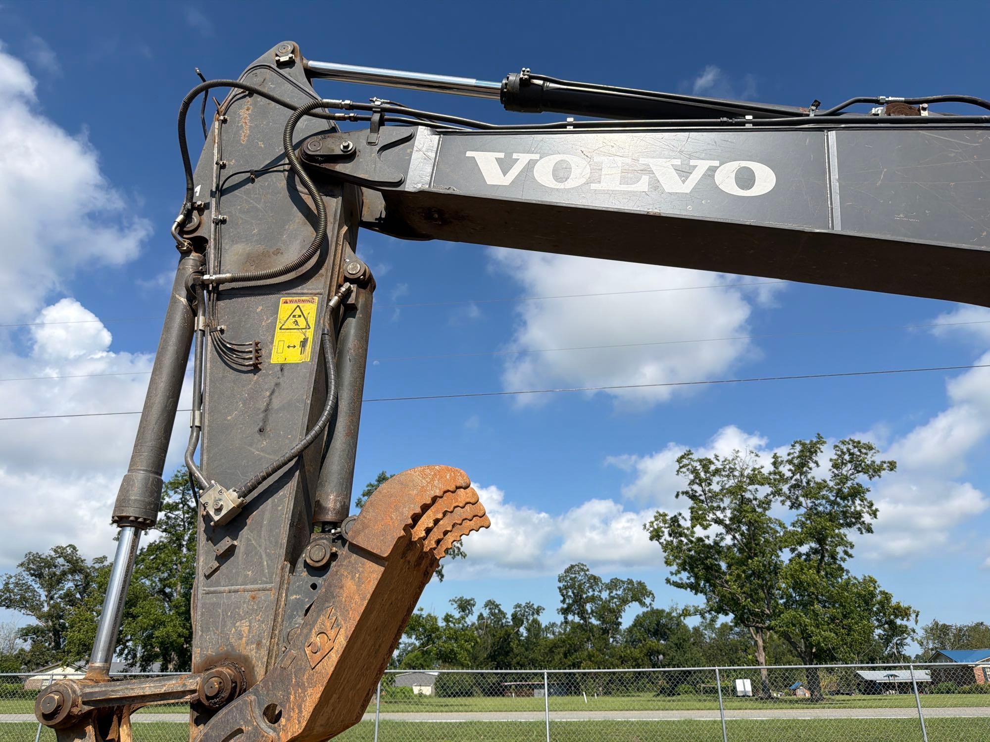 2023 Volvo EC200