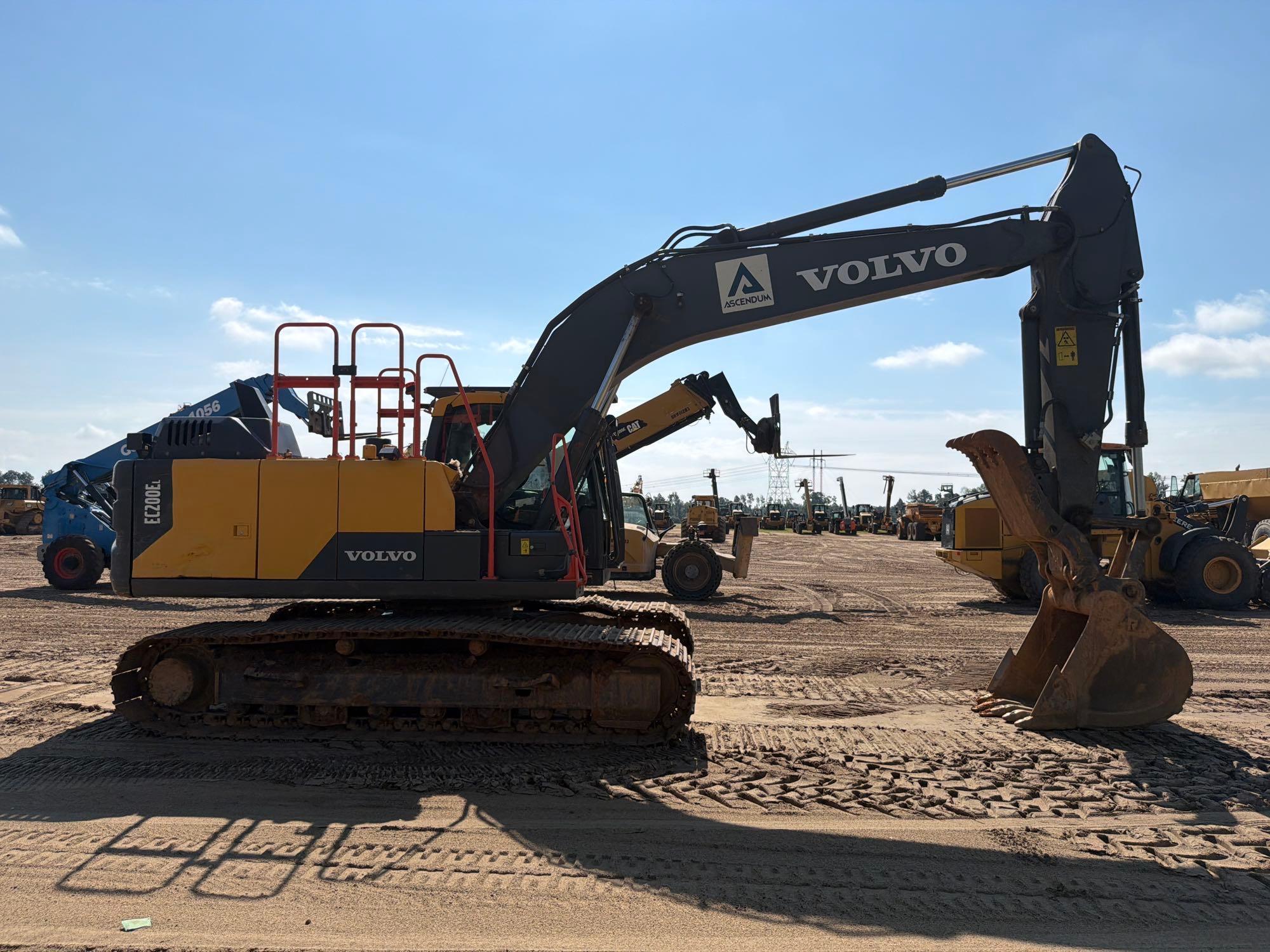 2023 Volvo EC200