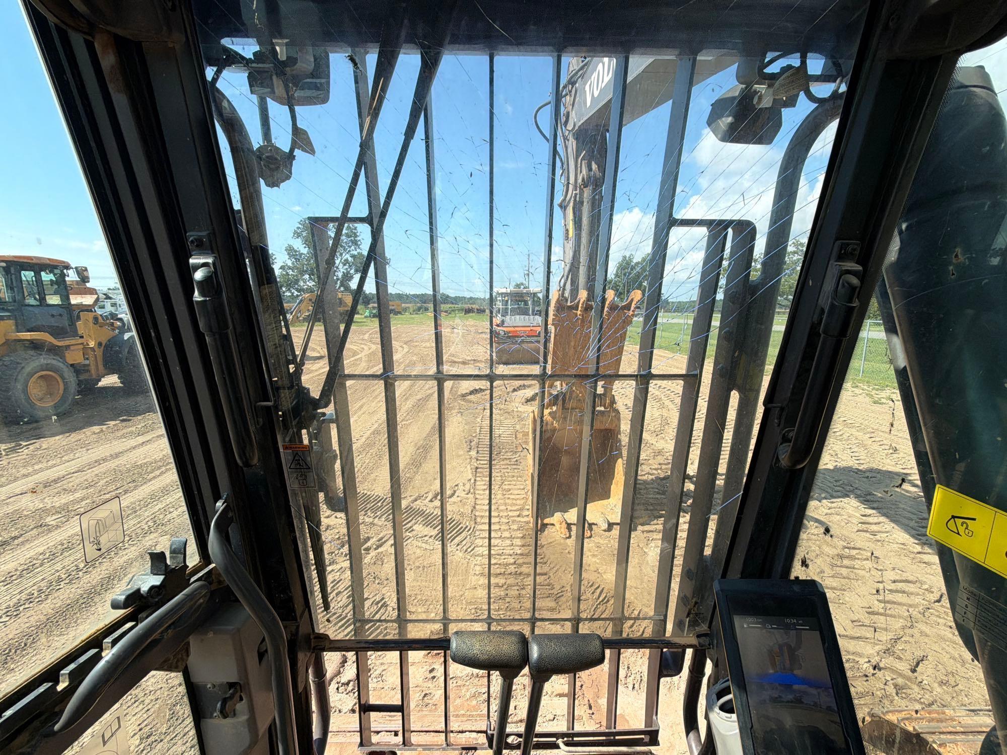 2023 Volvo EC200