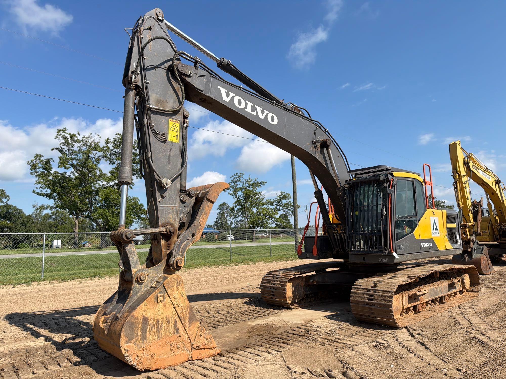 2023 Volvo EC200