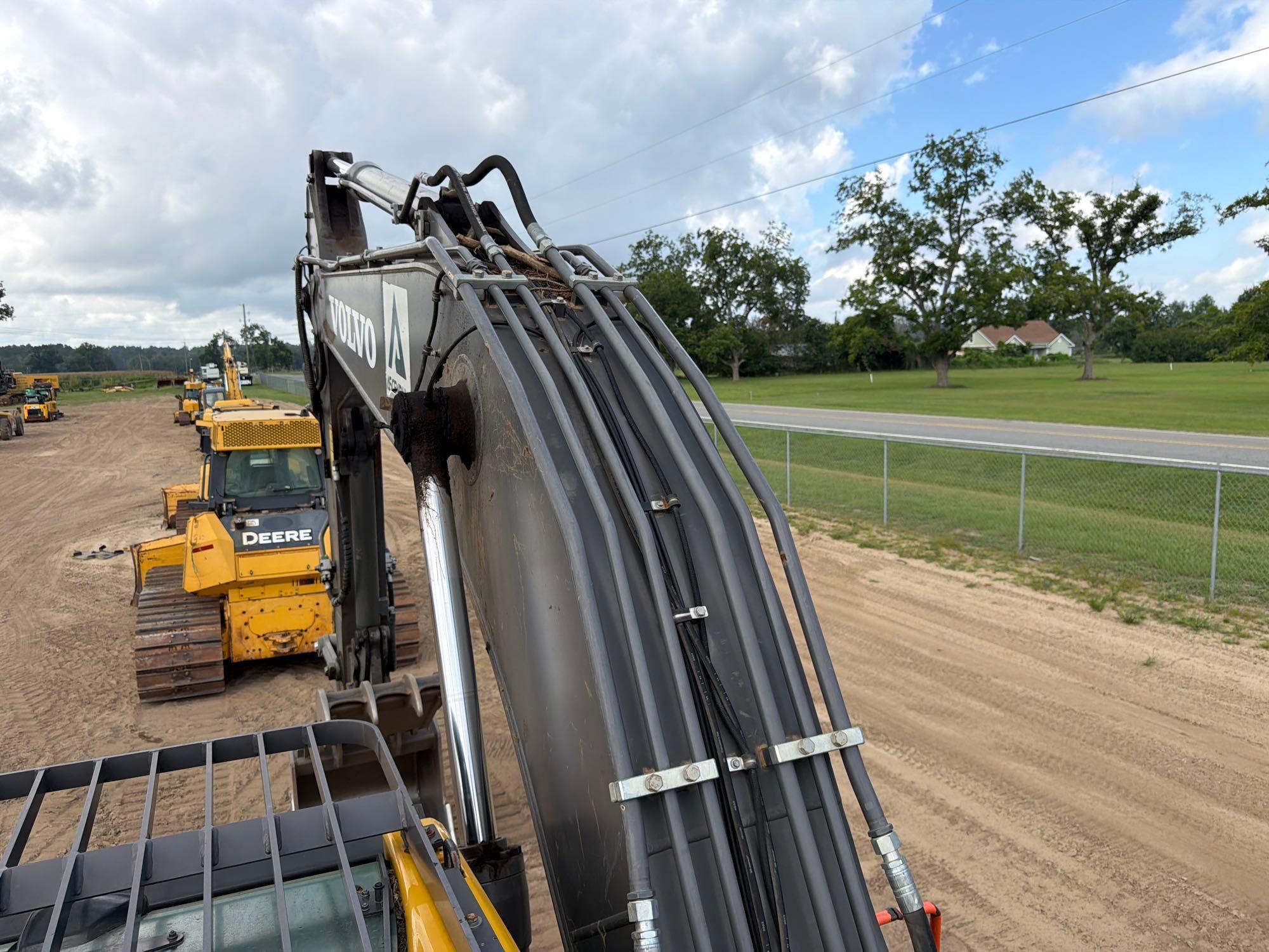 2023 Volvo EC200