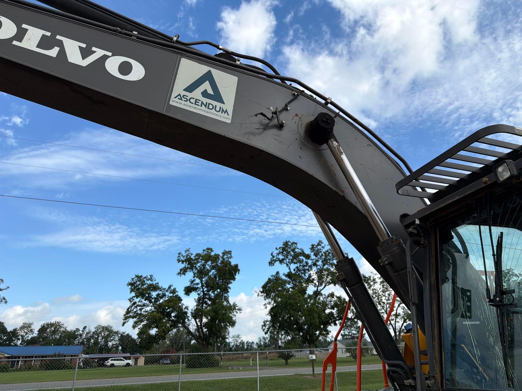 2023 Volvo EC200
