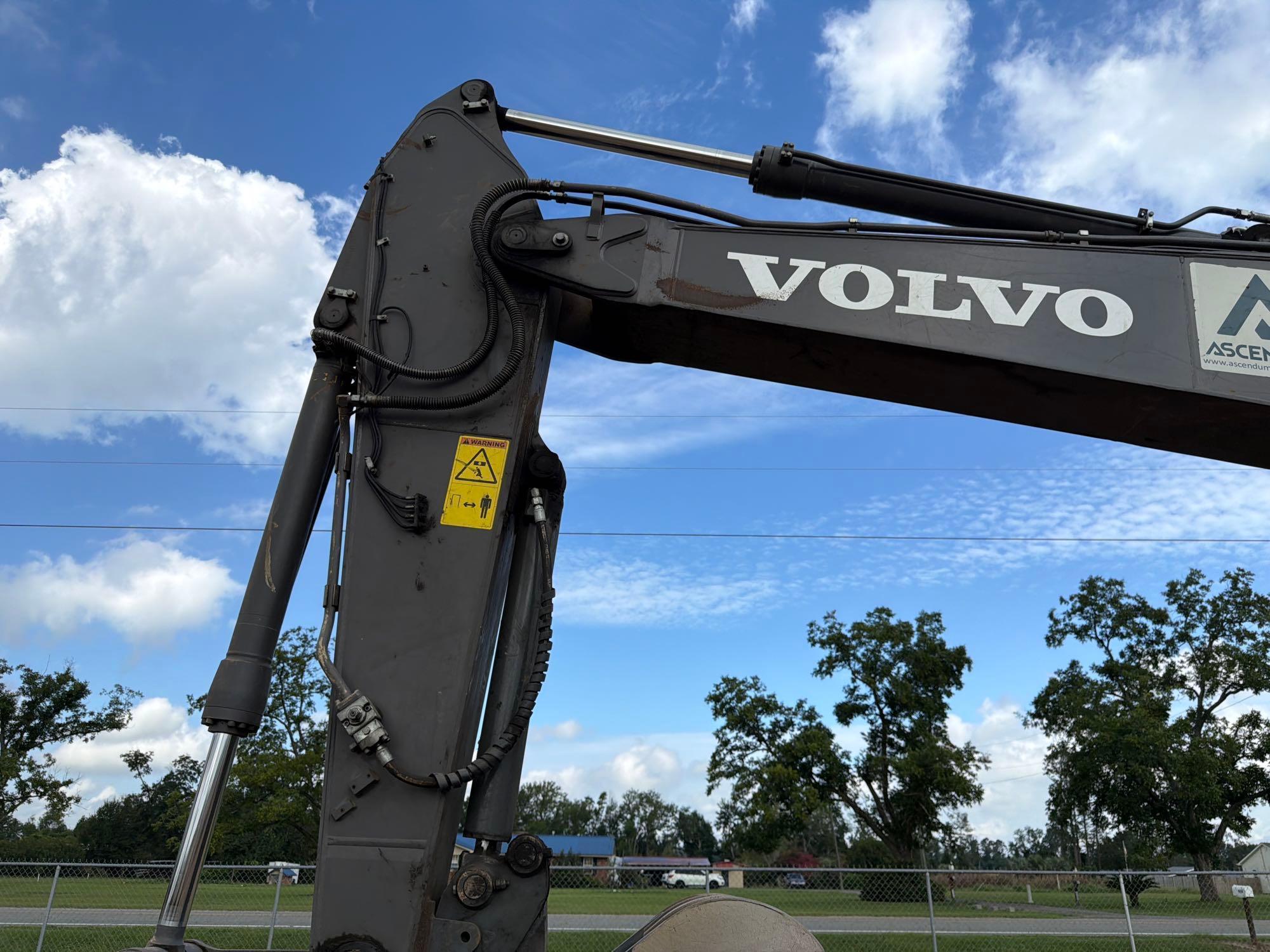 2023 Volvo EC200