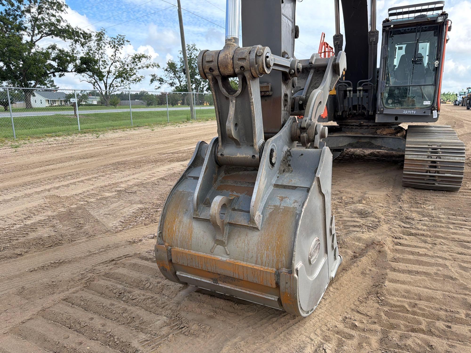 2023 Volvo EC200
