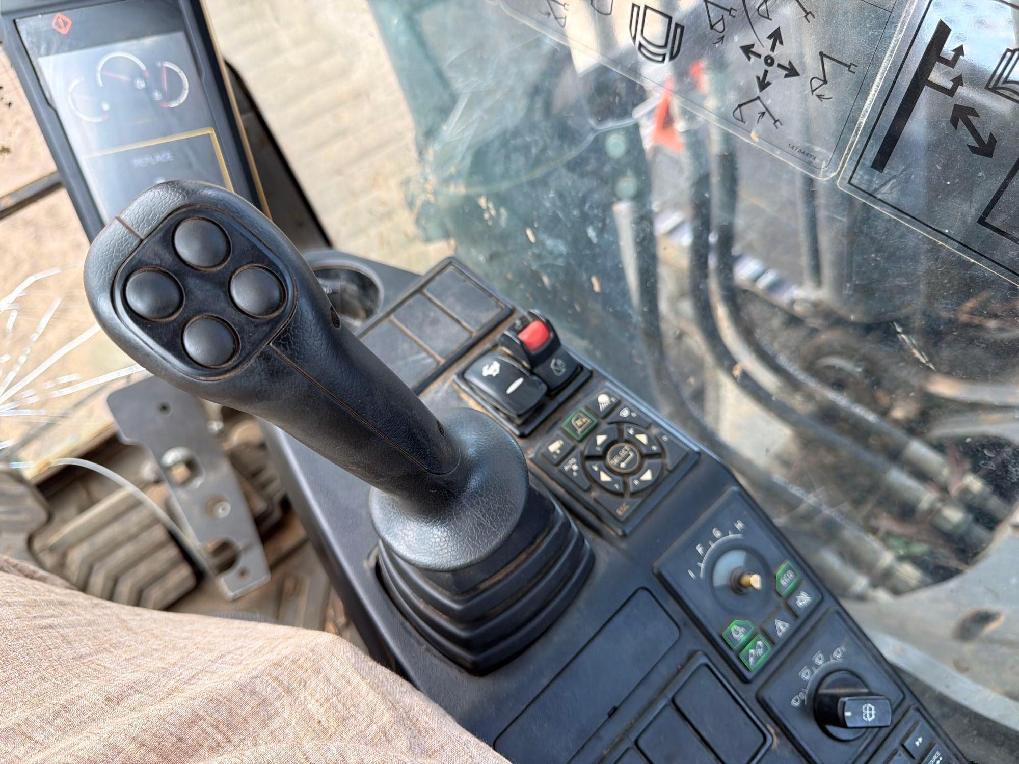2023 Volvo EC200
