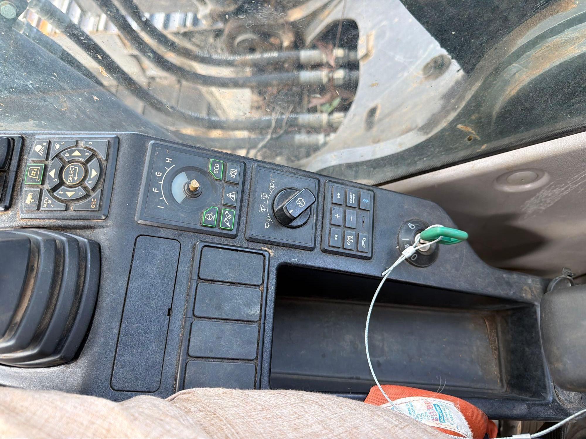 2023 Volvo EC200