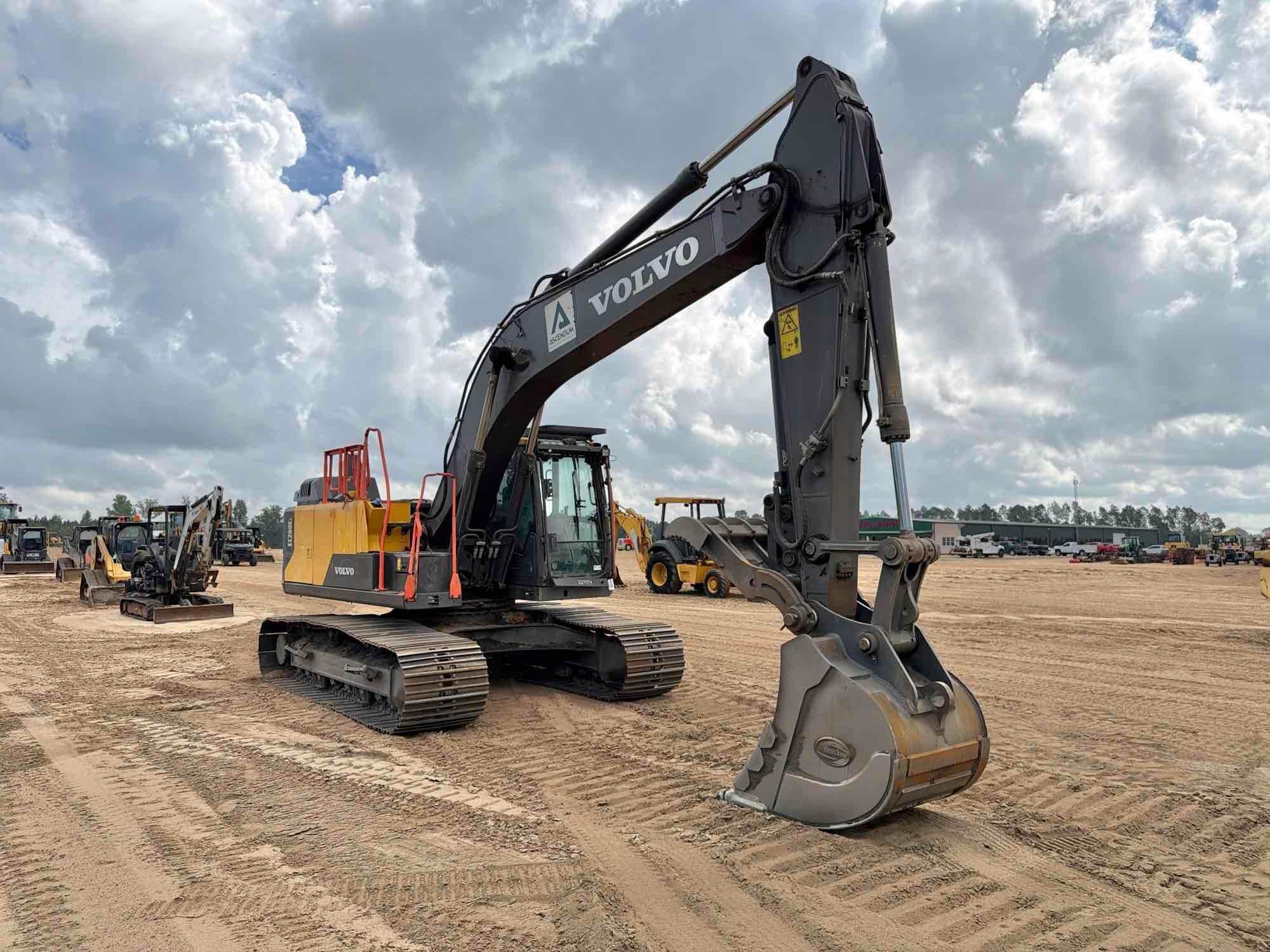 2023 Volvo EC200