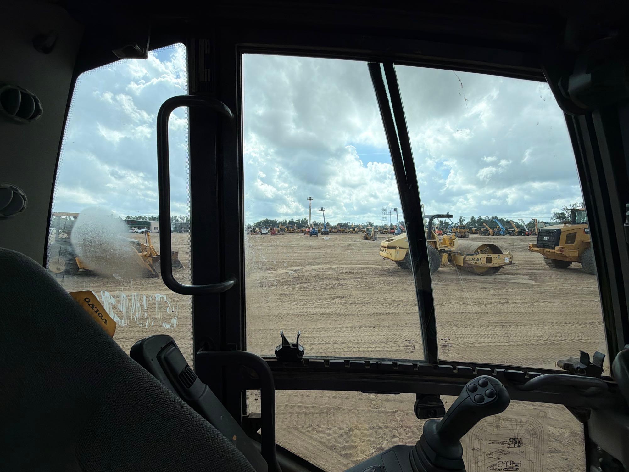 2023 Volvo EC200