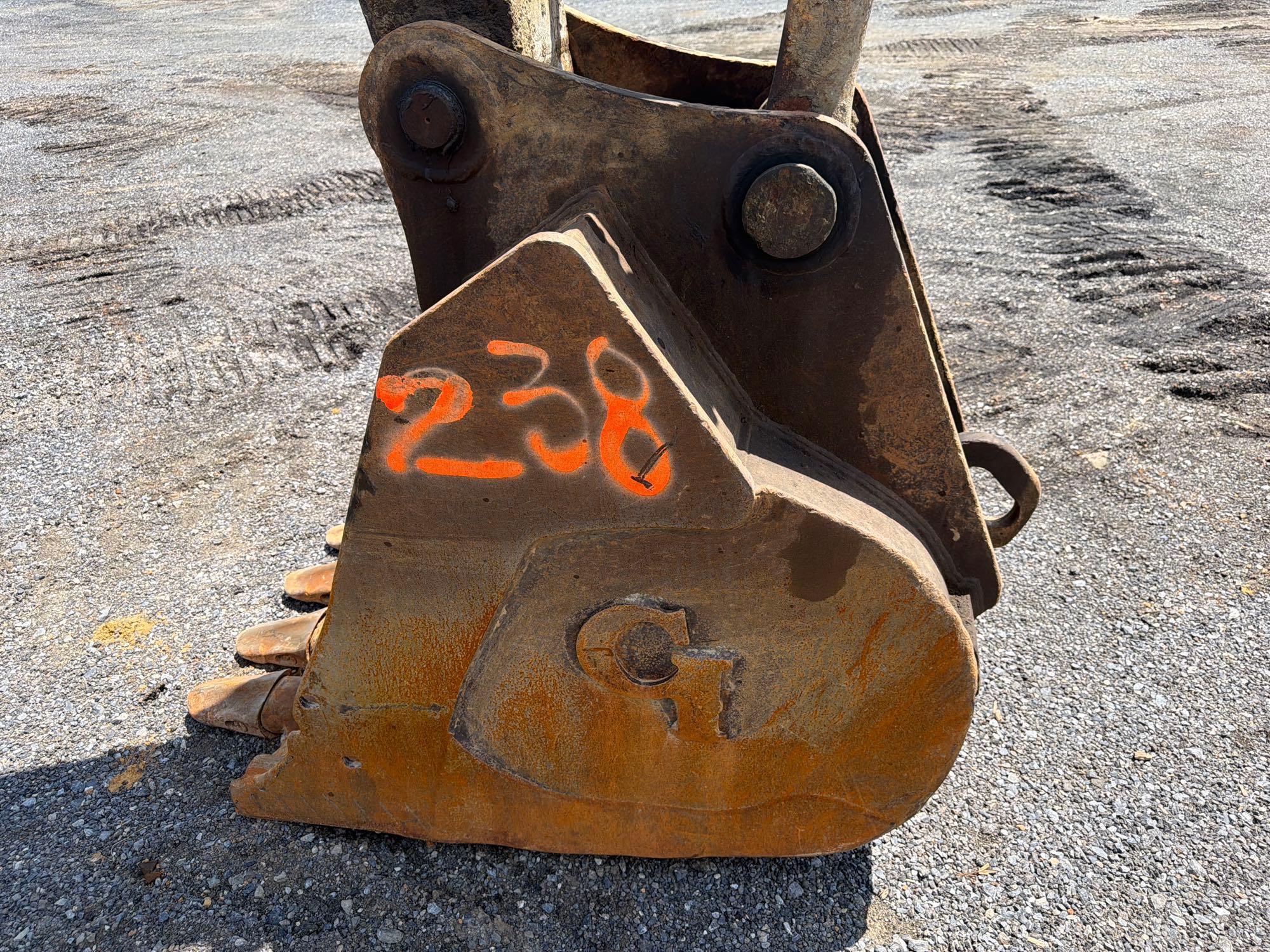 2006 Komatsu PC220LC-8