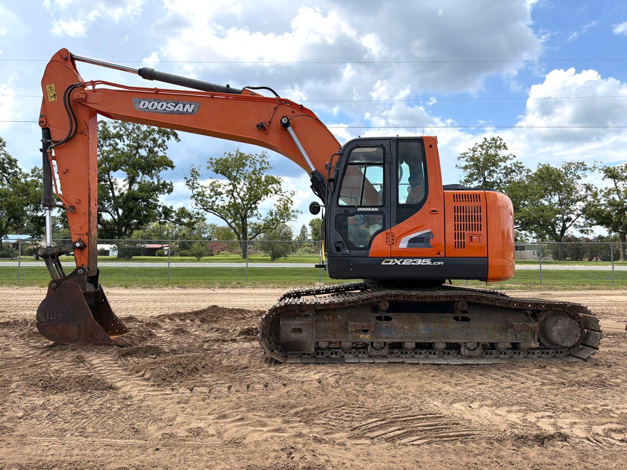 DOOSAN DX235LCR-5 EXCAVATOR