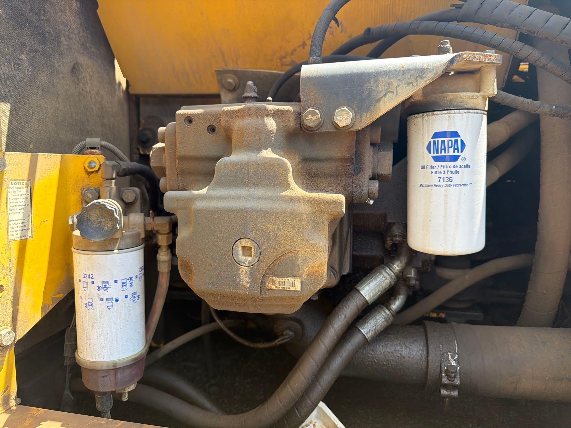 2006 Komatsu PC220LC-8