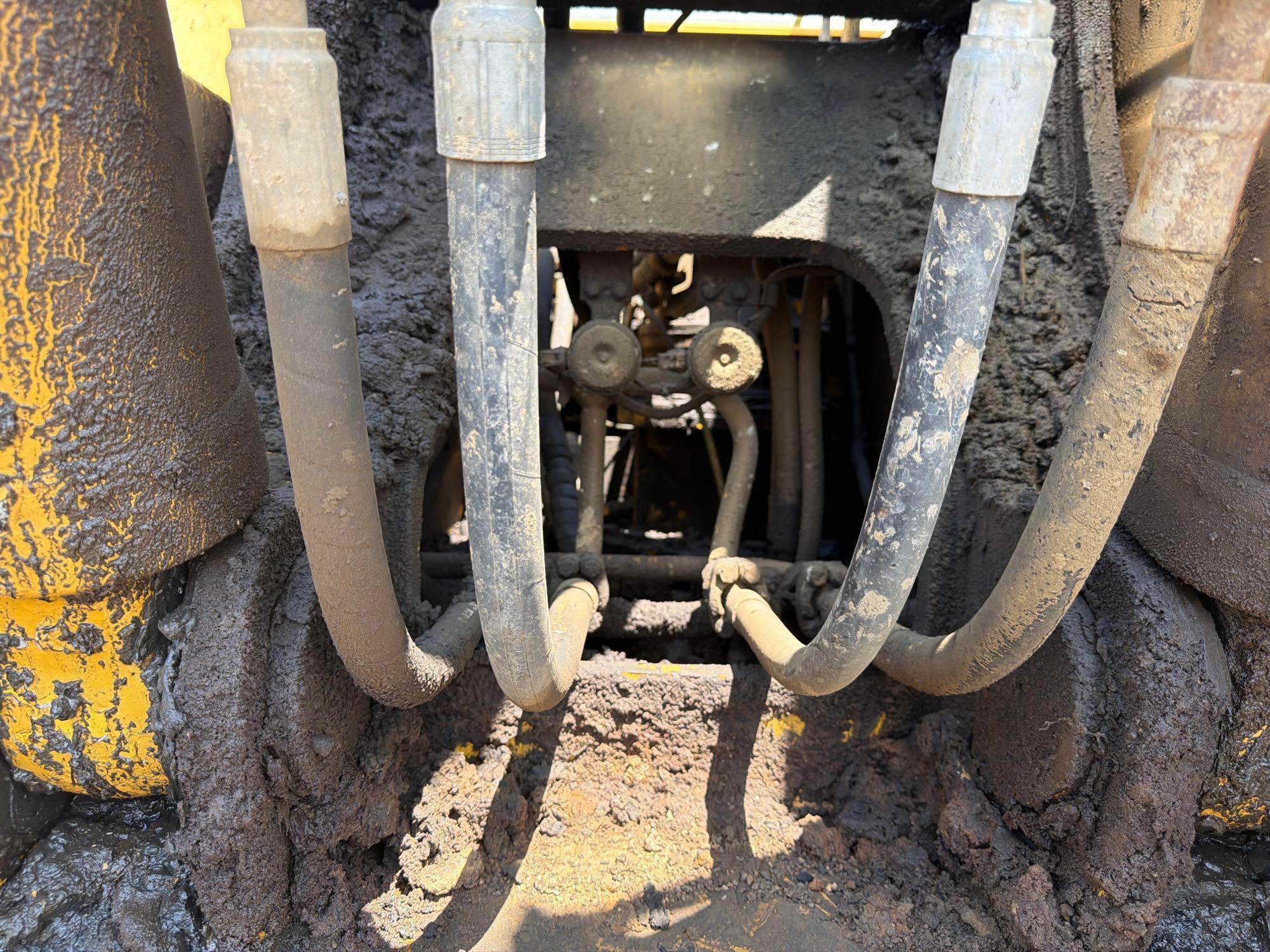 2006 Komatsu PC220LC-8