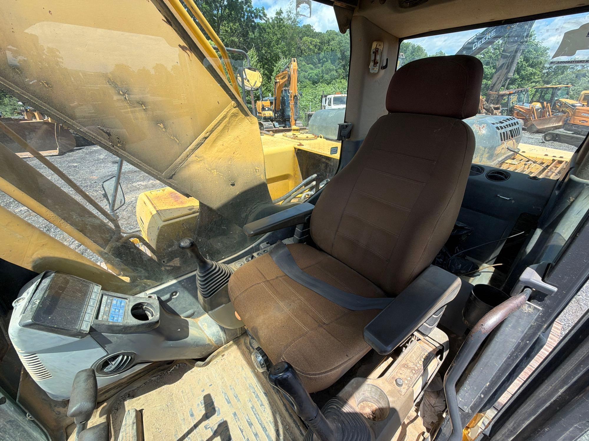 2006 Komatsu PC220LC-8