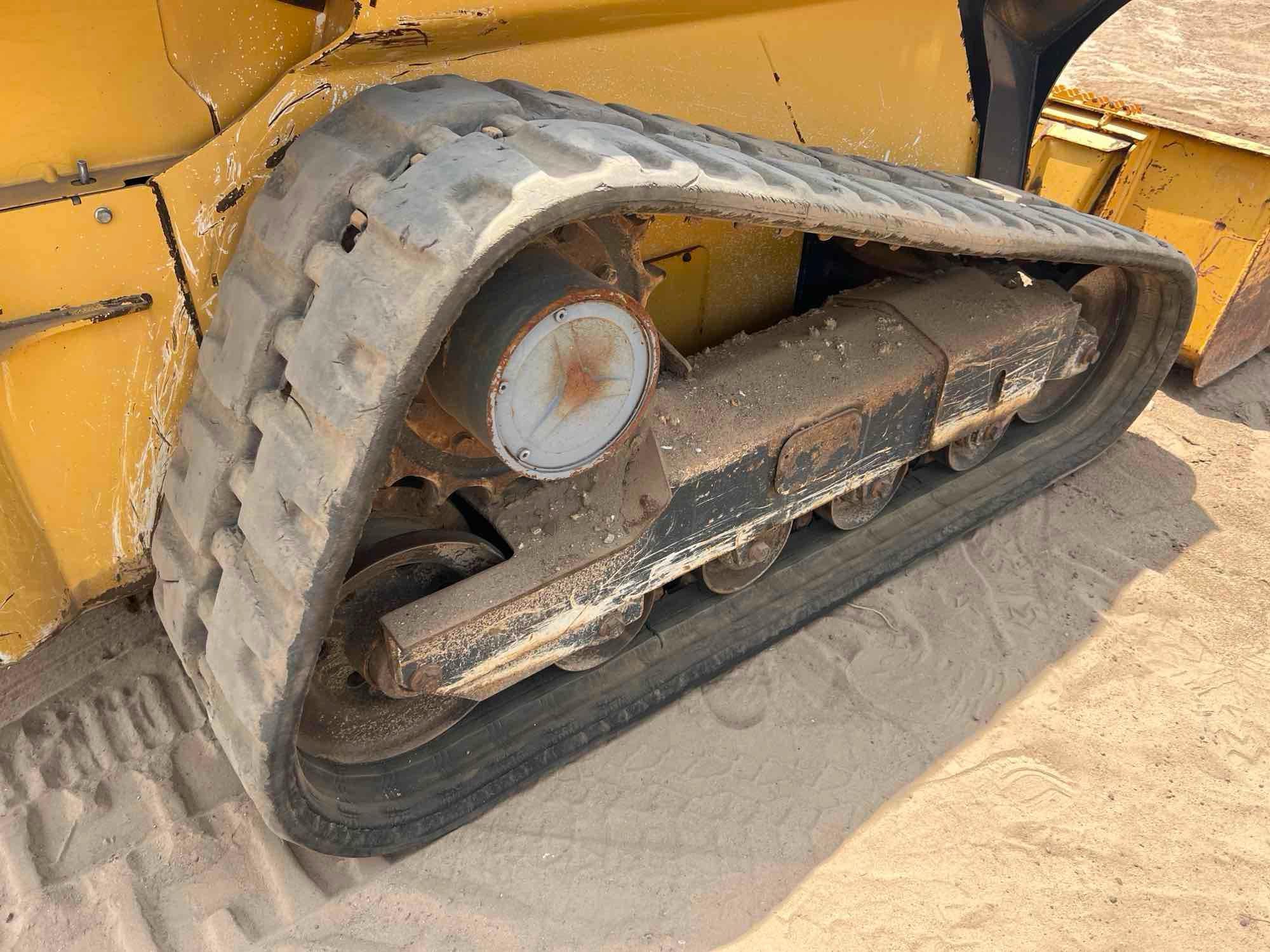 2015 John Deere 323E